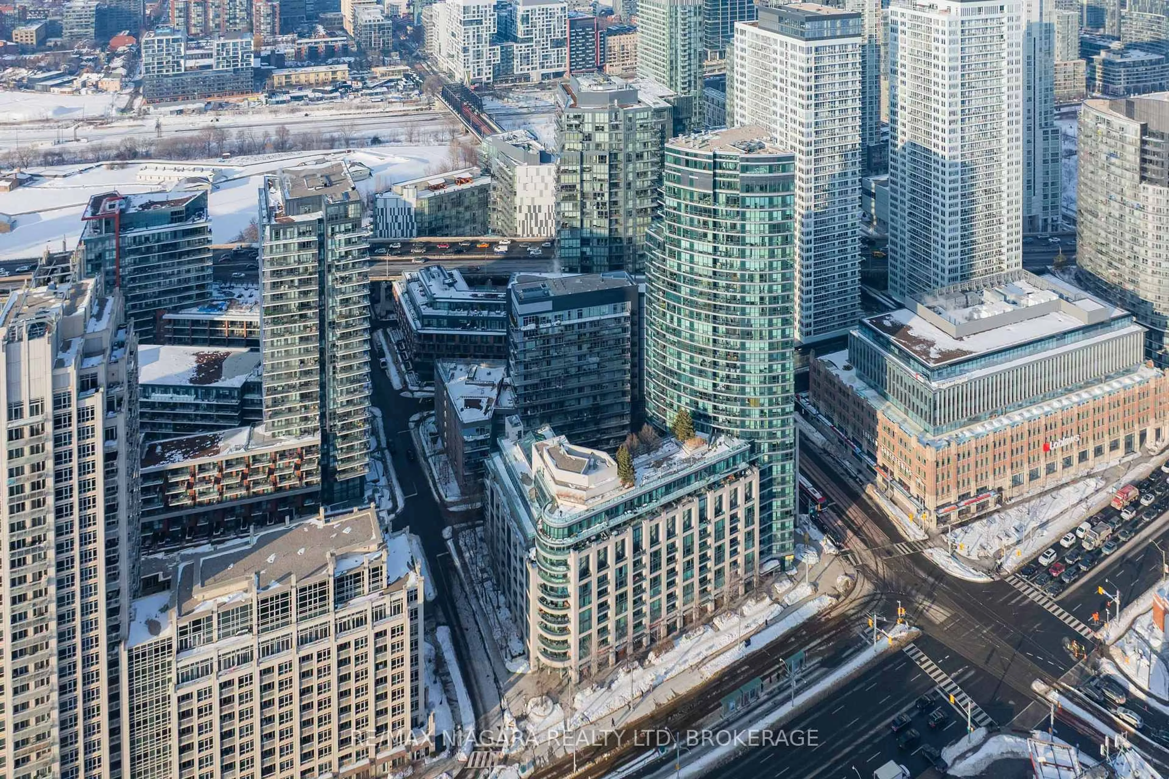 A pic from outside/outdoor area/front of a property/back of a property/a pic from drone, city buildings view from balcony for 600 Fleet St #1601, Toronto Ontario M5V 1B7