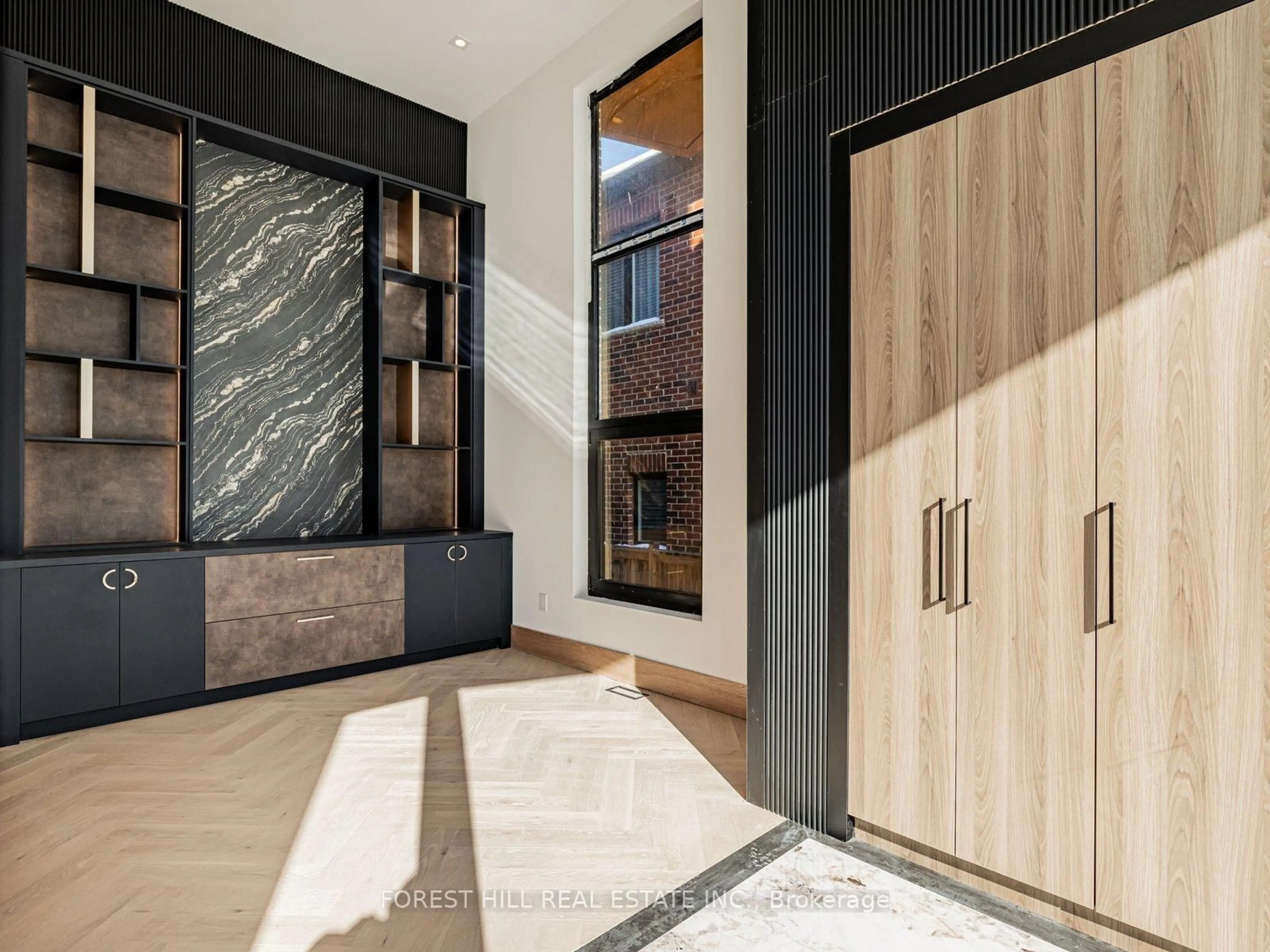 Indoor entryway for 492 Hounslow Ave, Toronto Ontario M2R 1J2