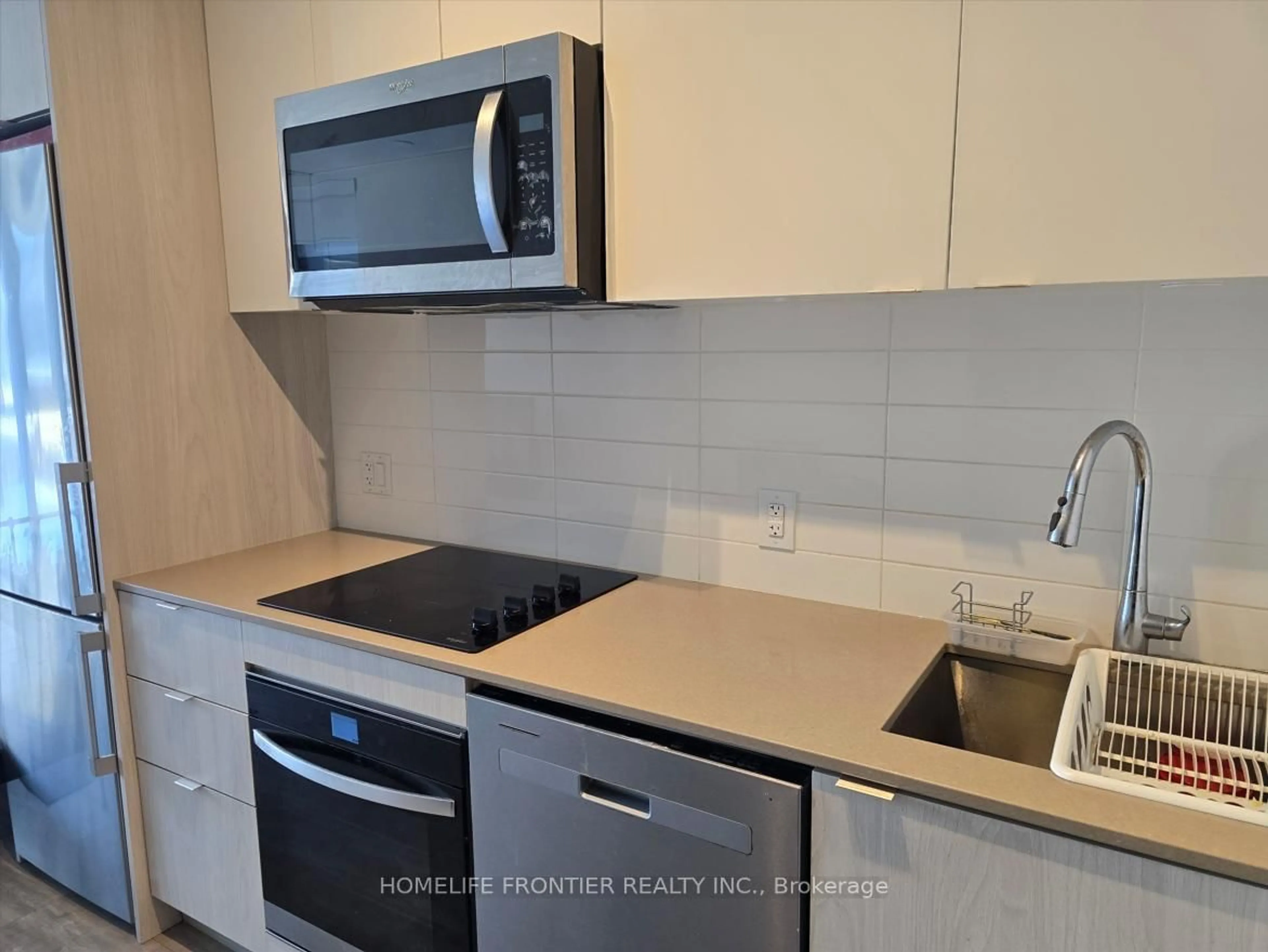 Standard kitchen, unknown for 70 Princess St #608, Toronto Ontario M5A 0X6