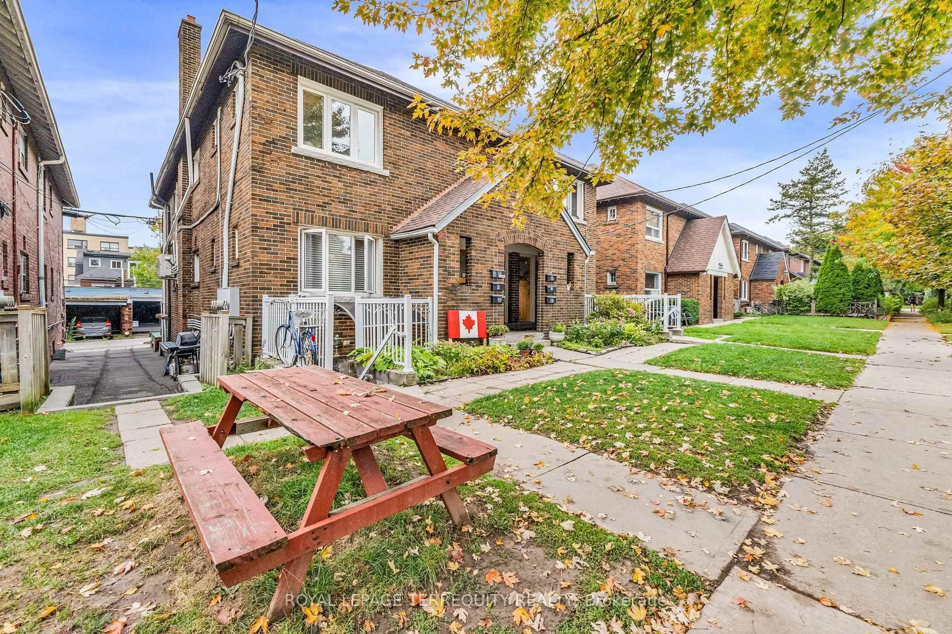 Patio, street for 51 Claxton Blvd, Toronto Ontario M6C 1L9
