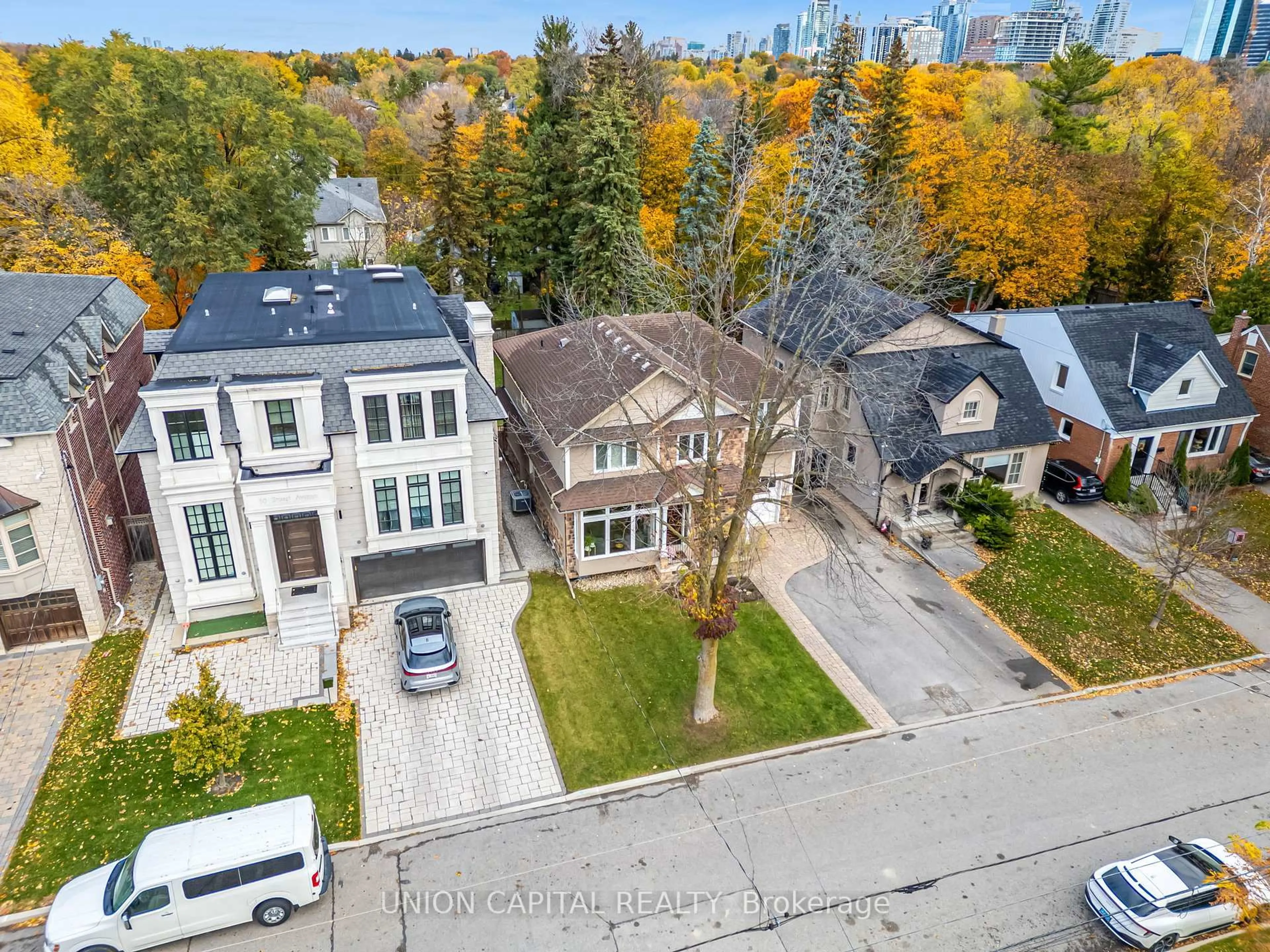 A pic from outside/outdoor area/front of a property/back of a property/a pic from drone, street for 58 Stuart Ave, Toronto Ontario M2N 1B3