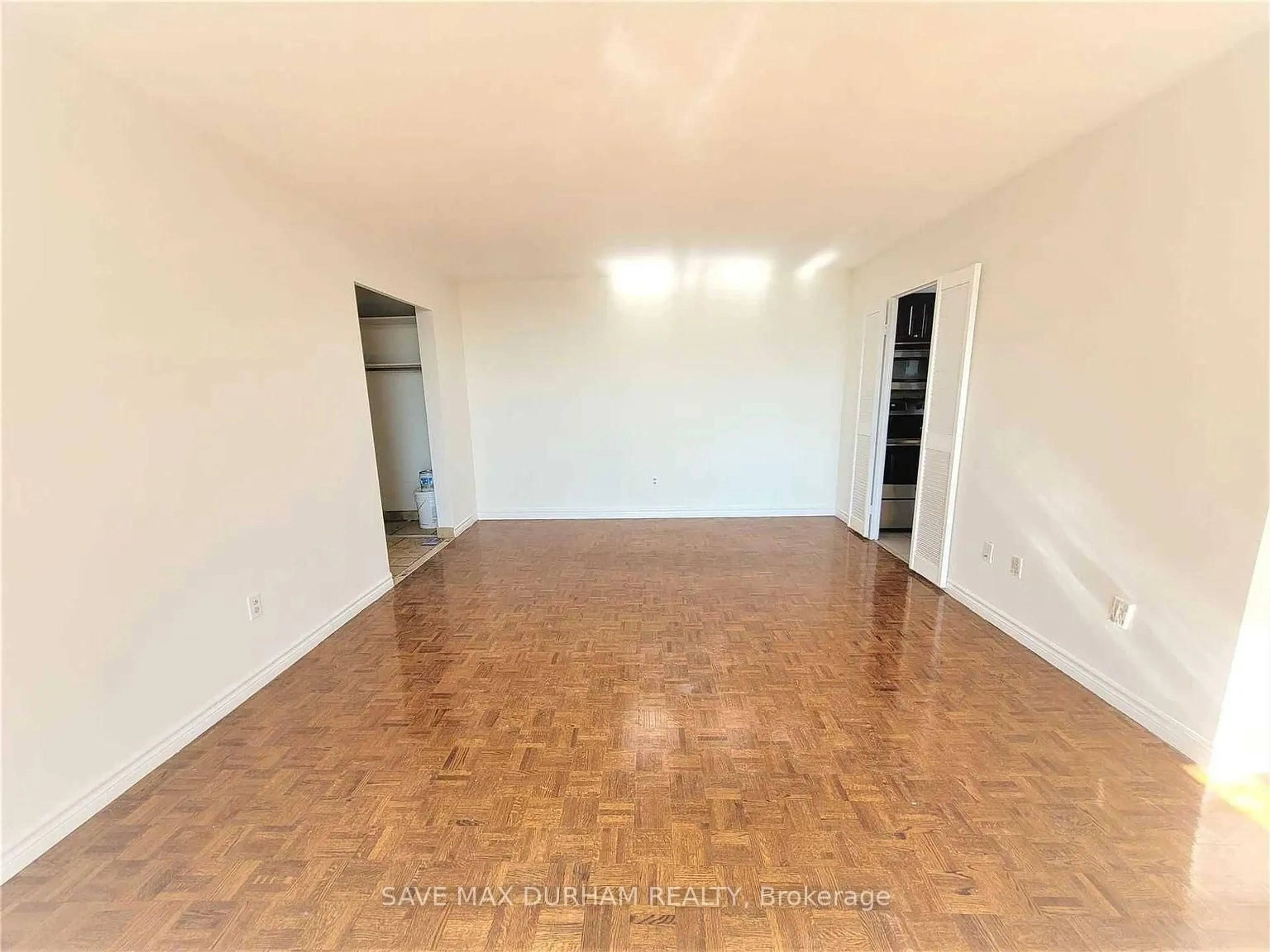 A pic of a room for 60 Pavane Linkway #1208, Toronto Ontario M3C 2Y6
