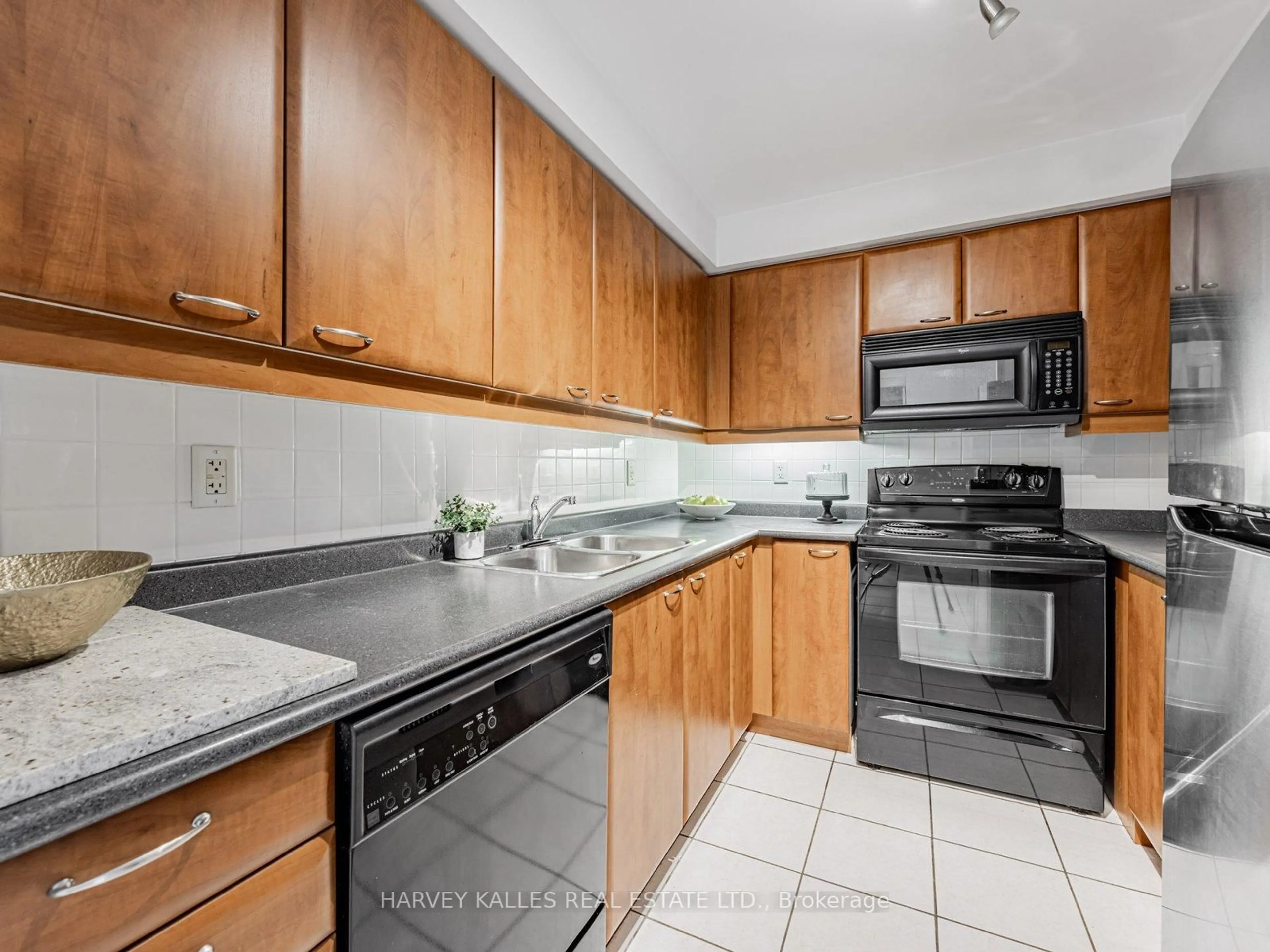 Standard kitchen, unknown for 205 The Donway #327, Toronto Ontario M3B 3S5