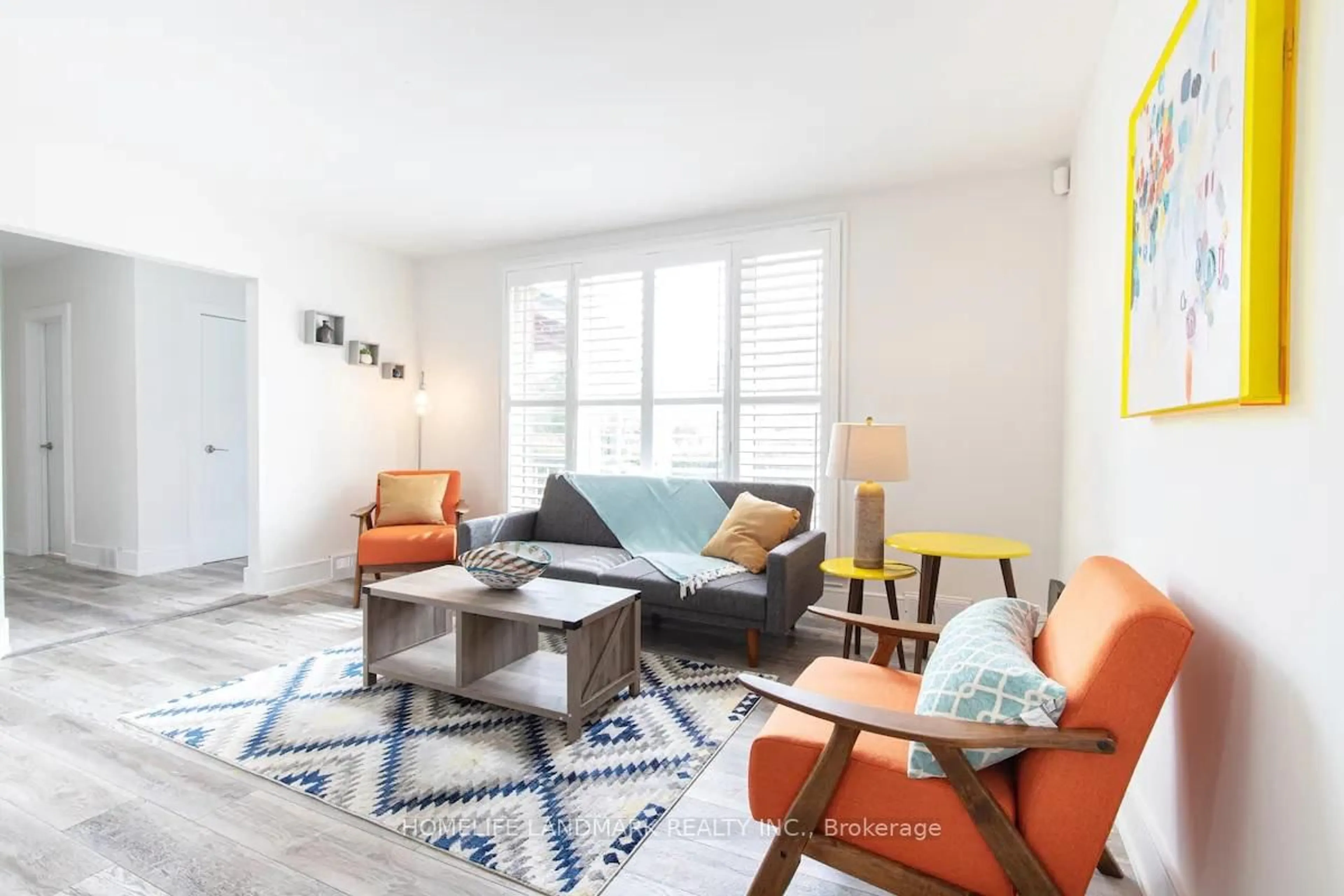 Living room with furniture, unknown for 2 Collinson Blvd, Toronto Ontario M3H 3B8