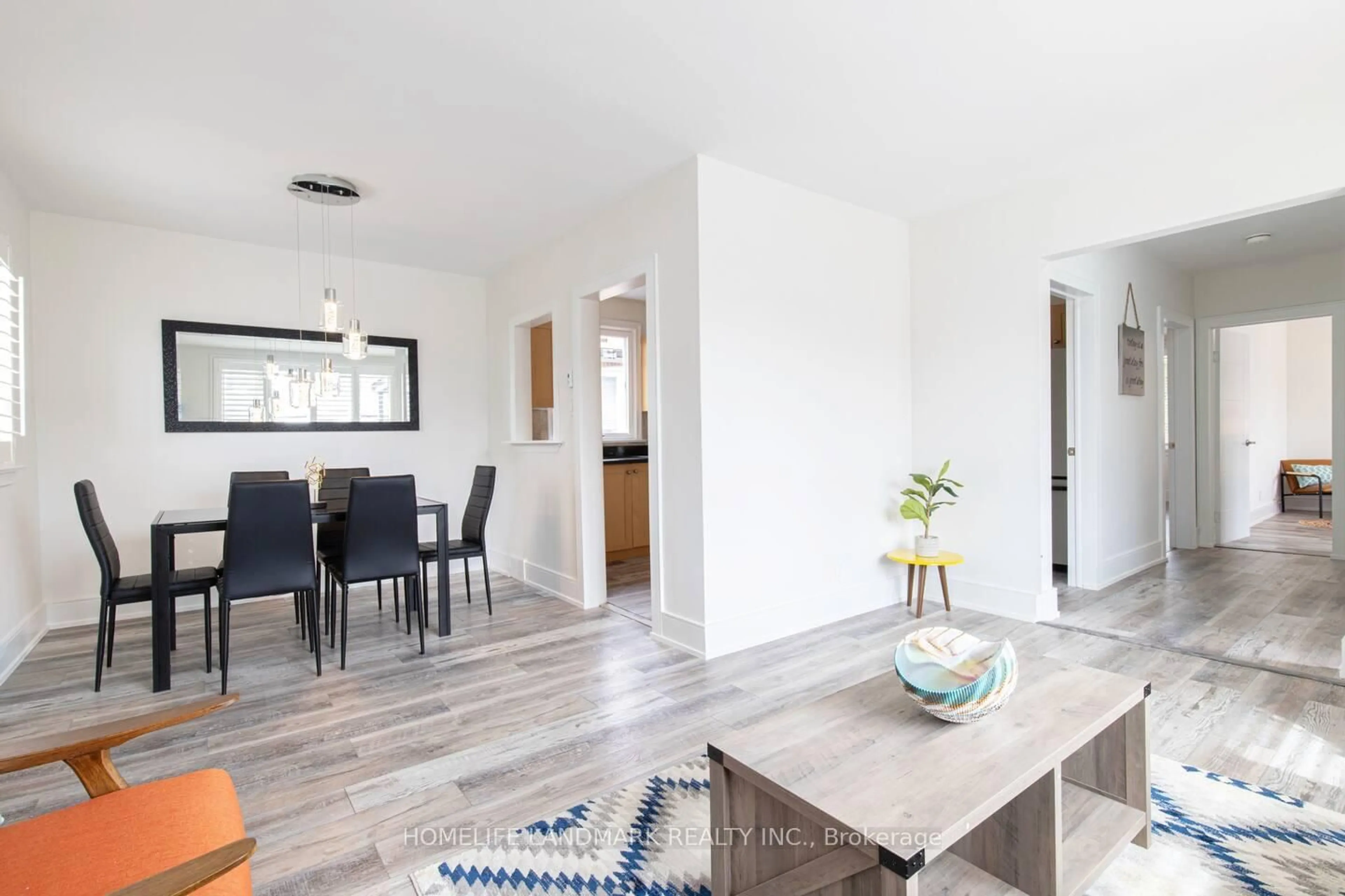 Unknown for 2 Collinson Blvd, Toronto Ontario M3H 3B8