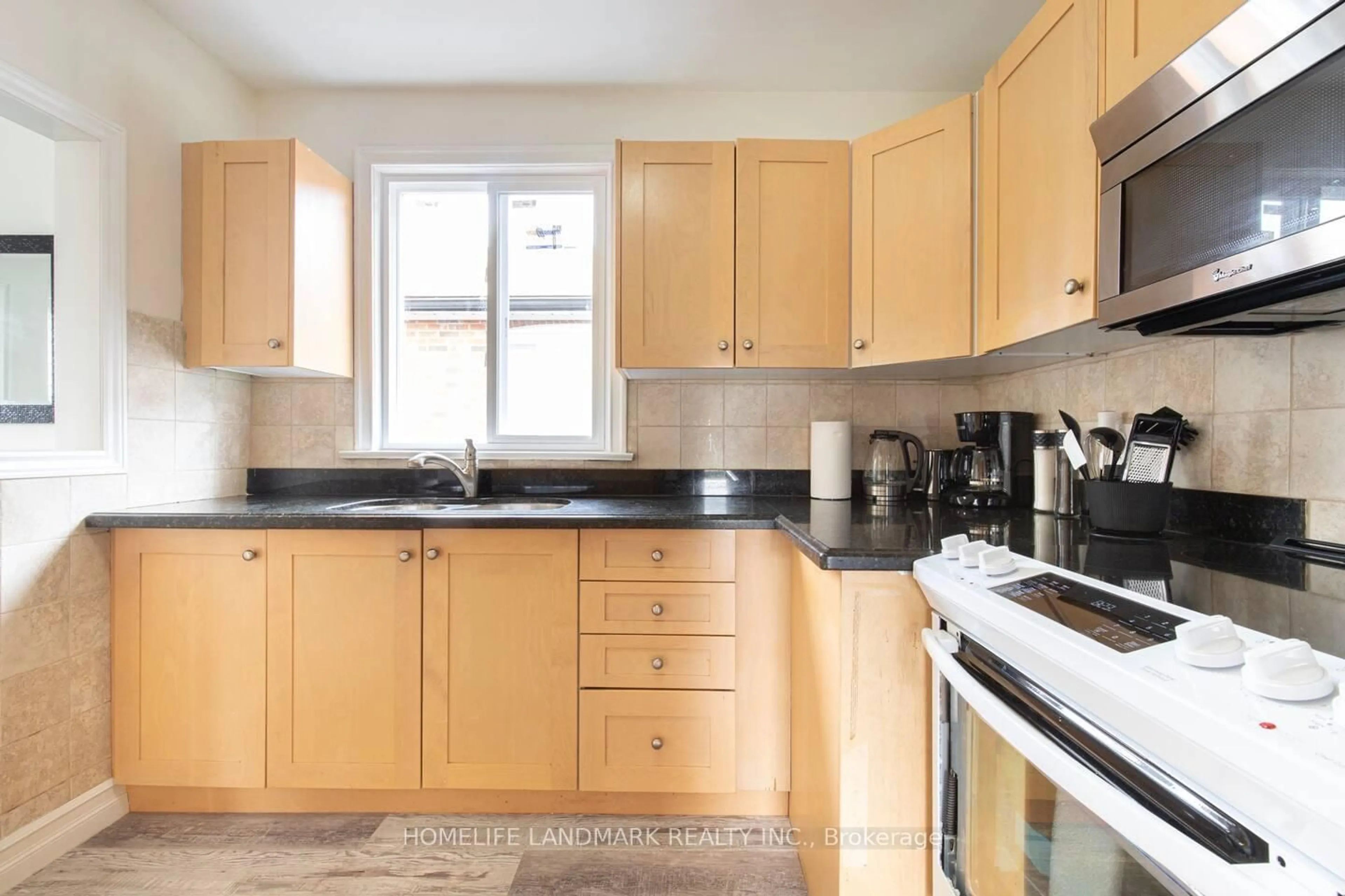 Standard kitchen, unknown for 2 Collinson Blvd, Toronto Ontario M3H 3B8