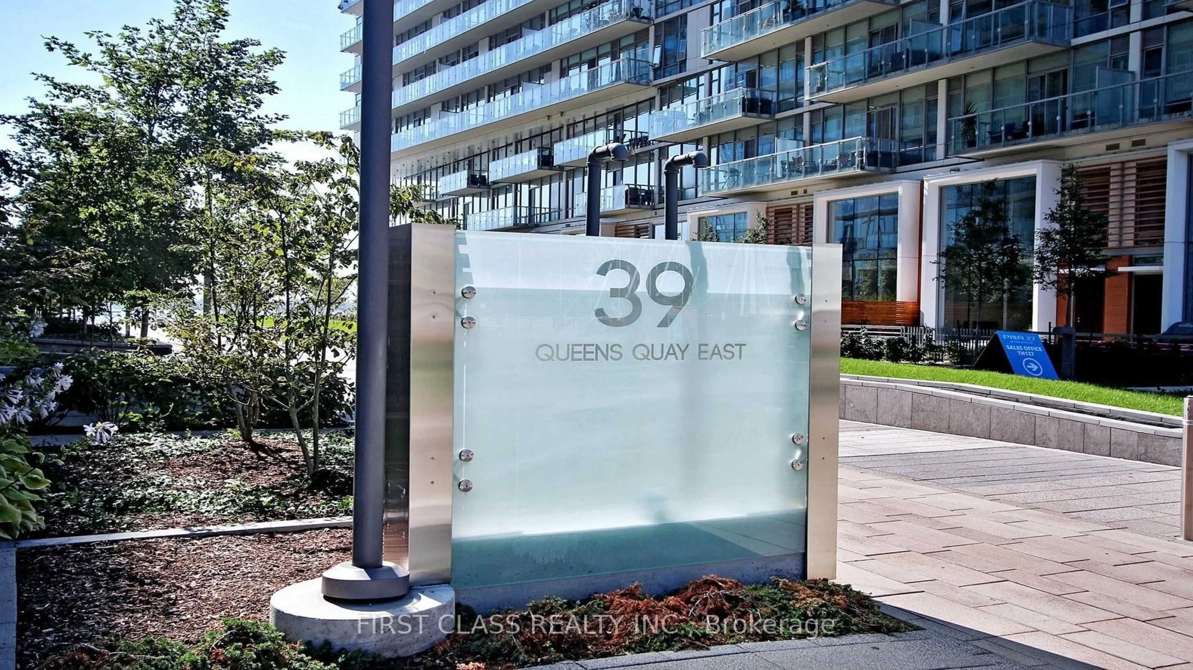Indoor foyer for 39 Queens Quay #402, Toronto Ontario M5E 0A5