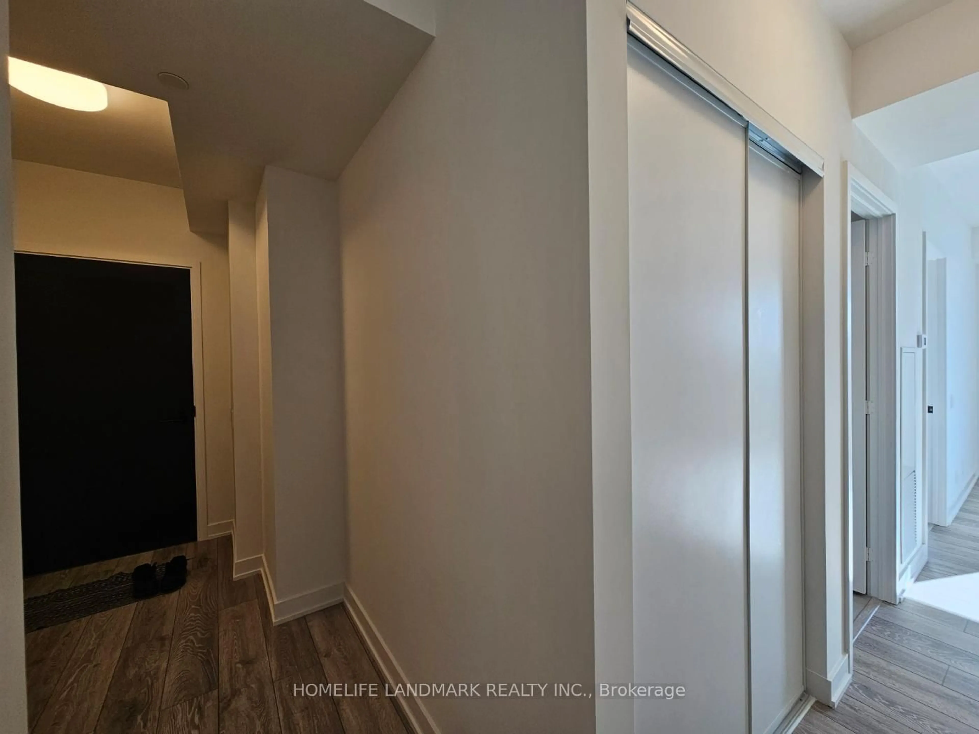 Indoor entryway for 108 PETER St #3710, Toronto Ontario M5V 0W2