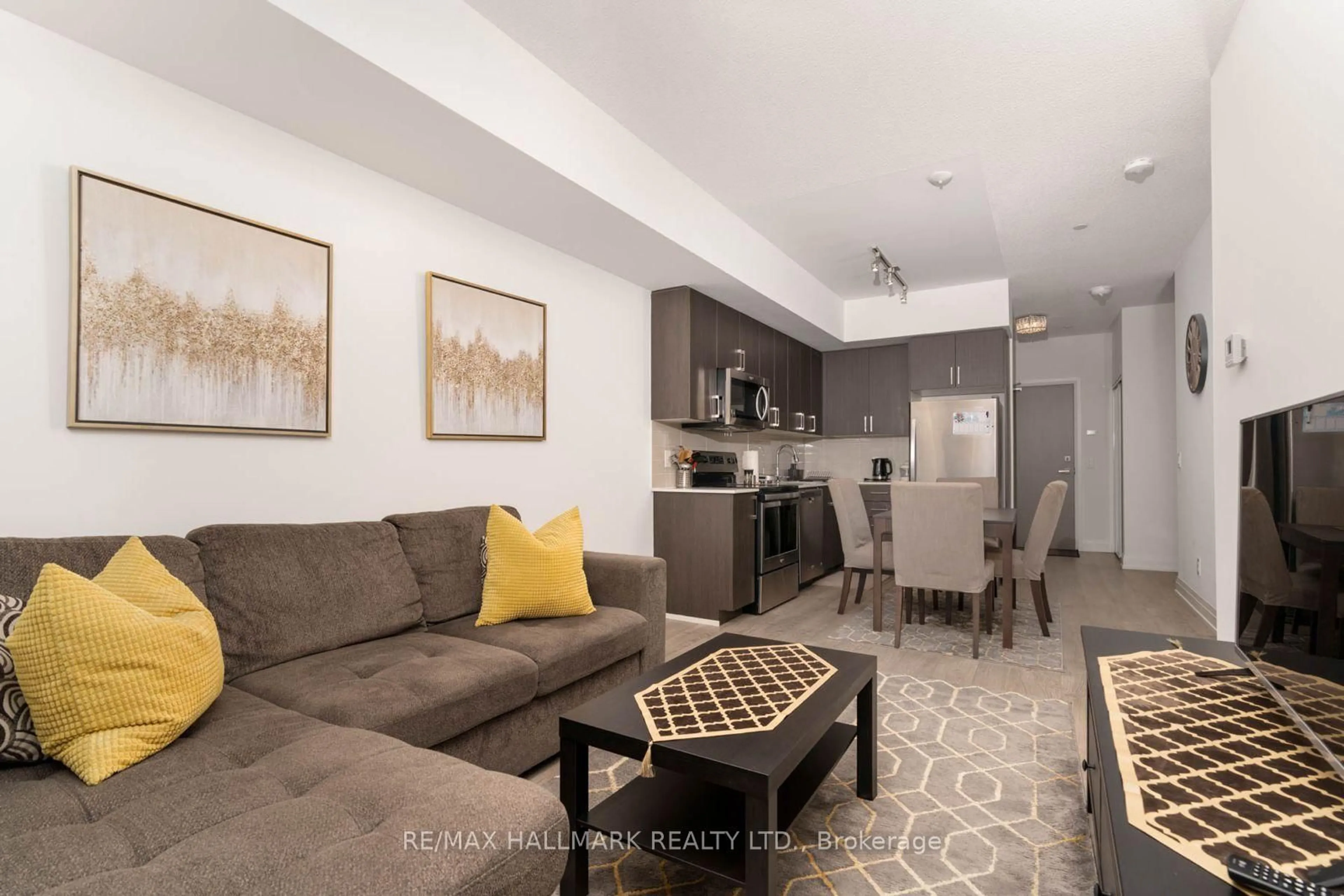 Living room with furniture, unknown for 591 Sheppard Ave #720, Toronto Ontario M2K 1B4