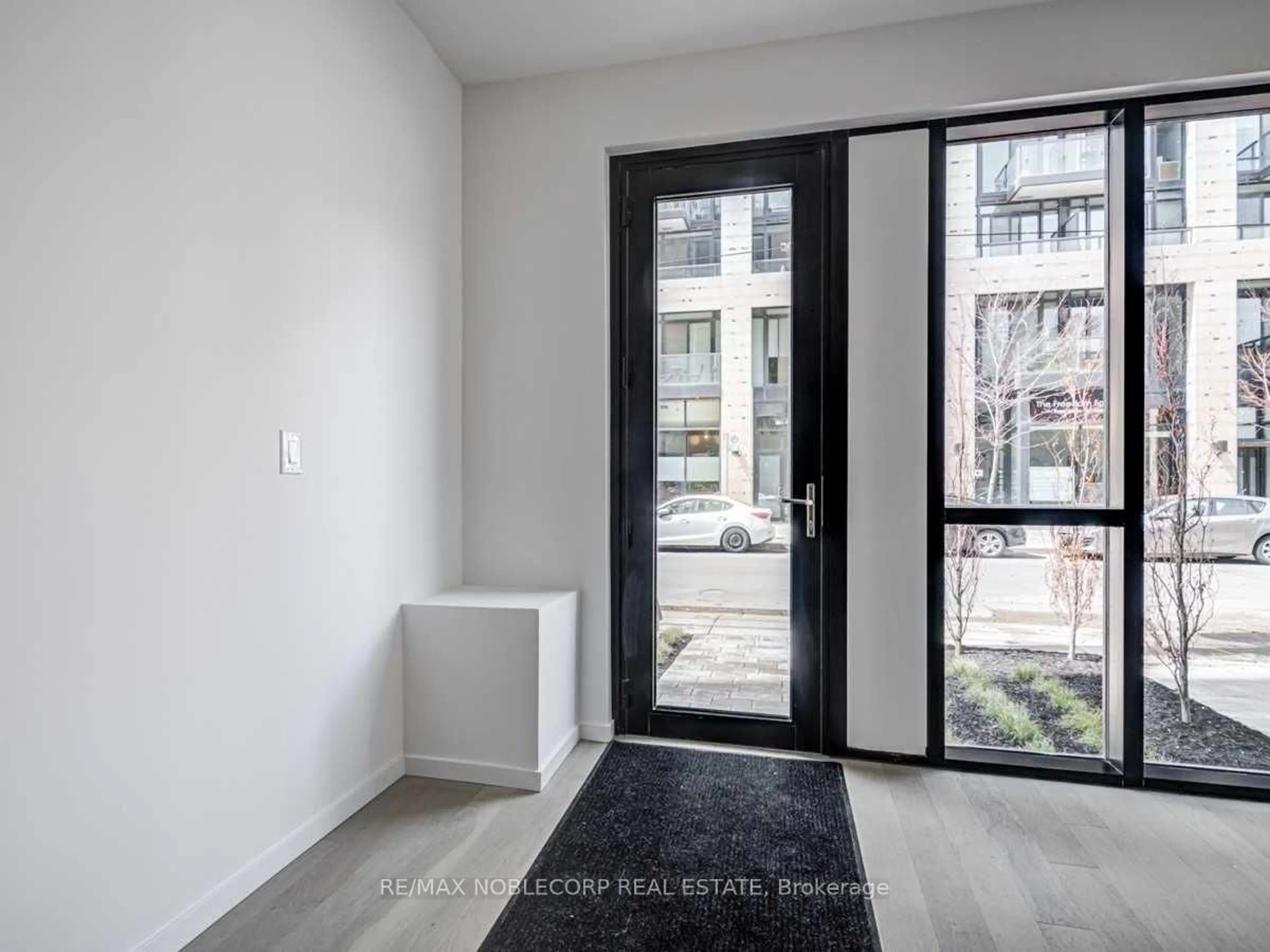 Indoor entryway for 45 Dovercourt Rd #102, Toronto Ontario M6J 3C2