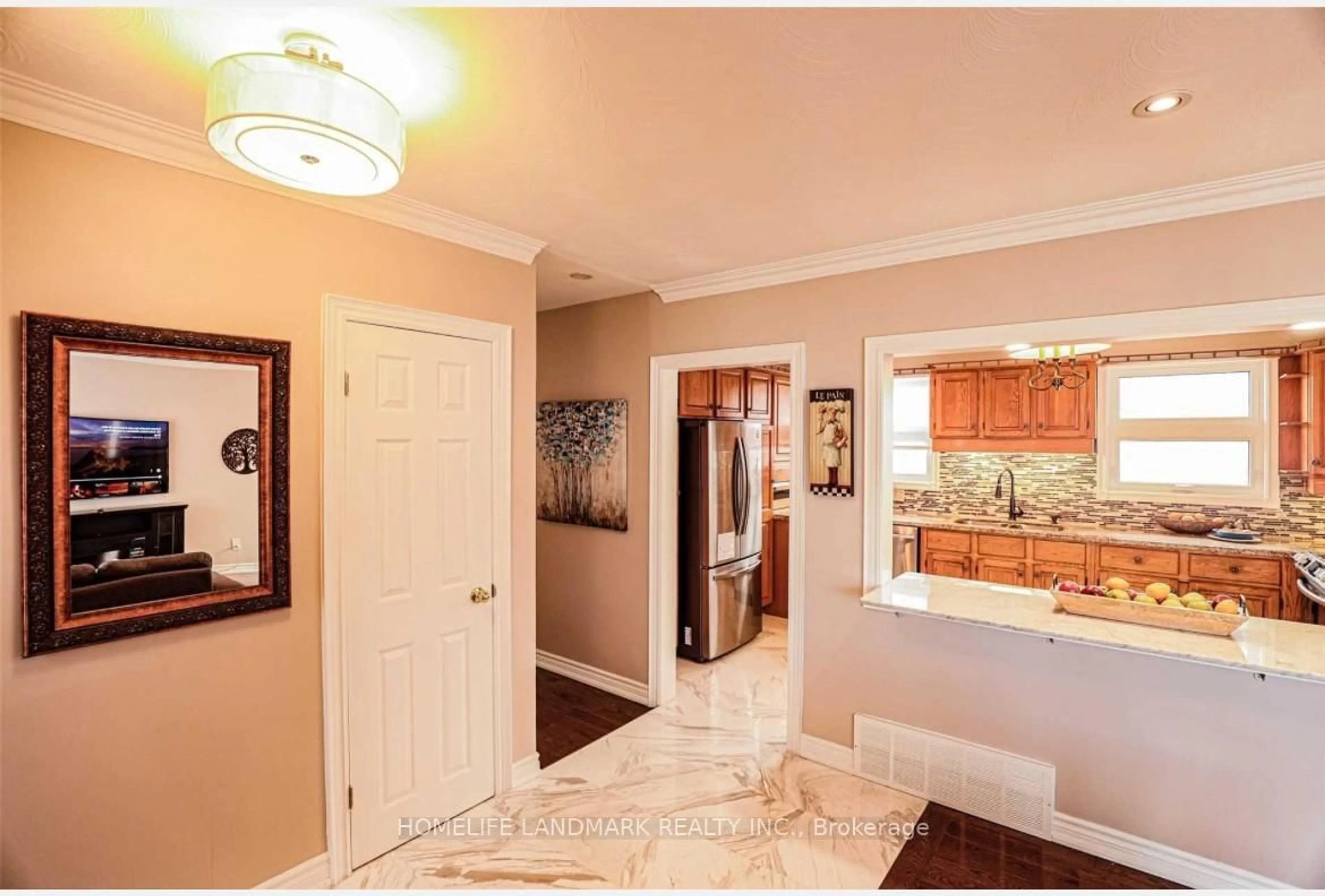 Indoor entryway for 50 Slidell Cres, Toronto Ontario M3A 2C4