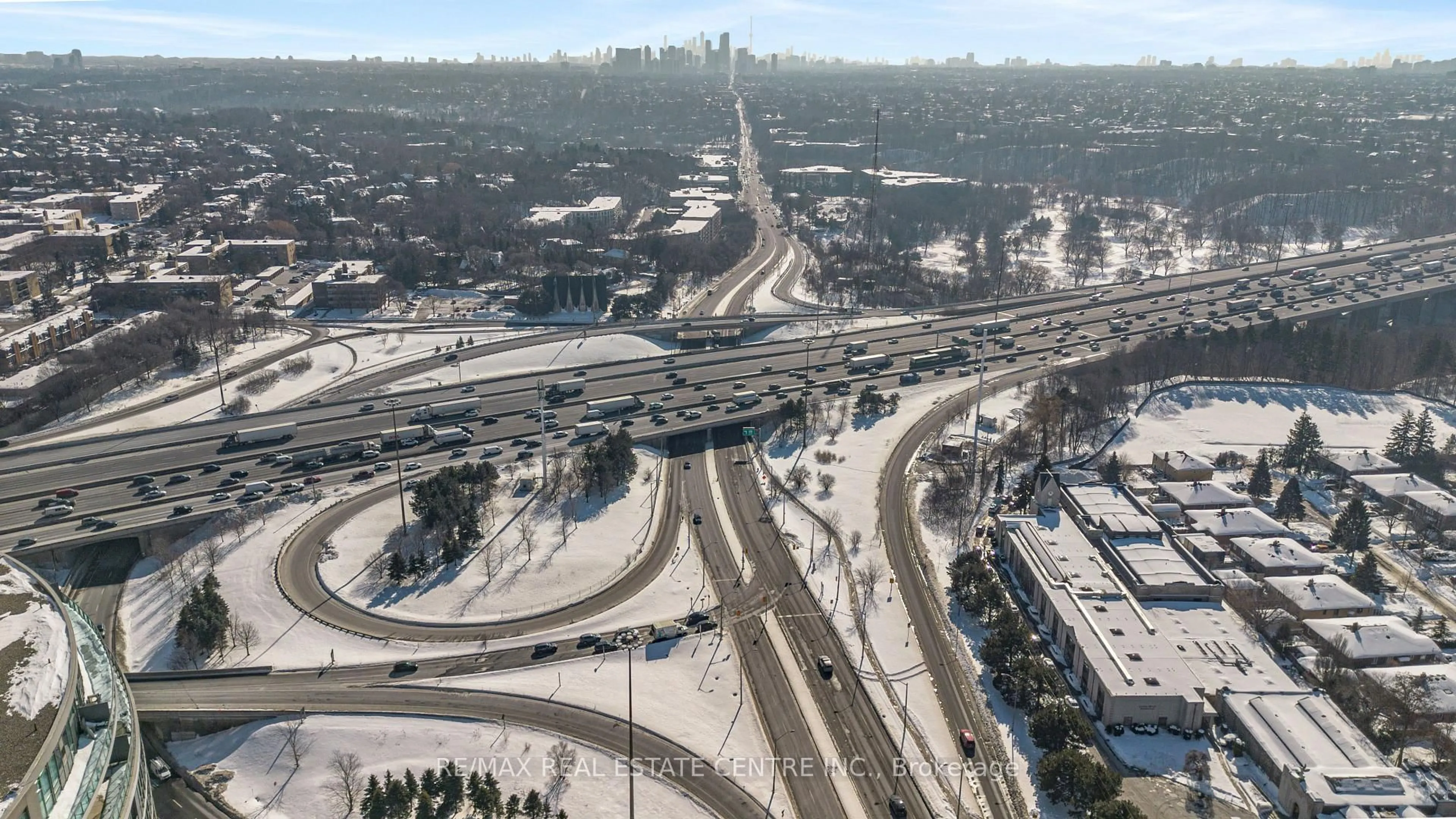 Blurry image for 30 Harrison Garden Blvd #1605, Toronto Ontario M2N 7A9