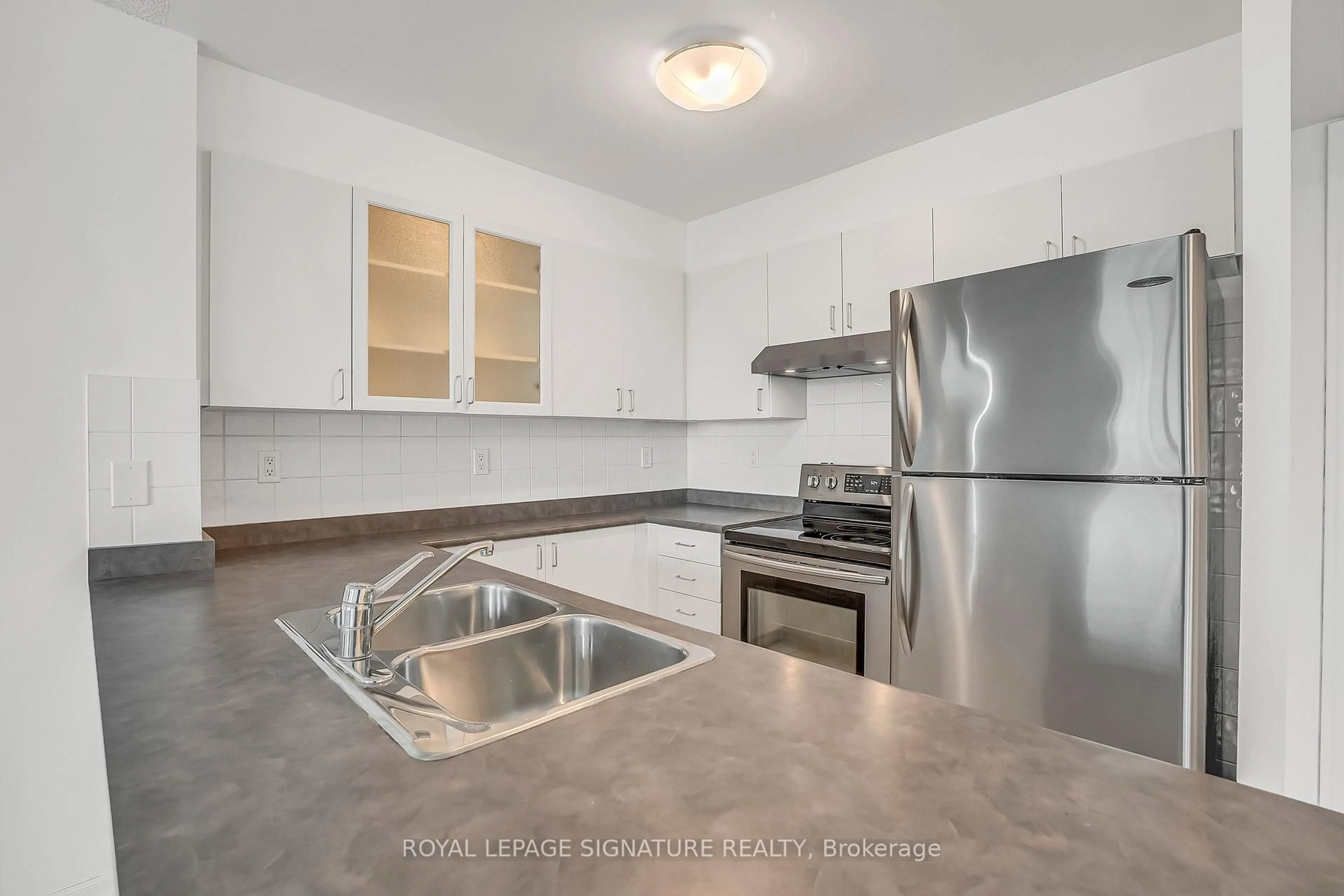 Standard kitchen, unknown for 188 Doris Ave #802, Toronto Ontario M2N 6Z5
