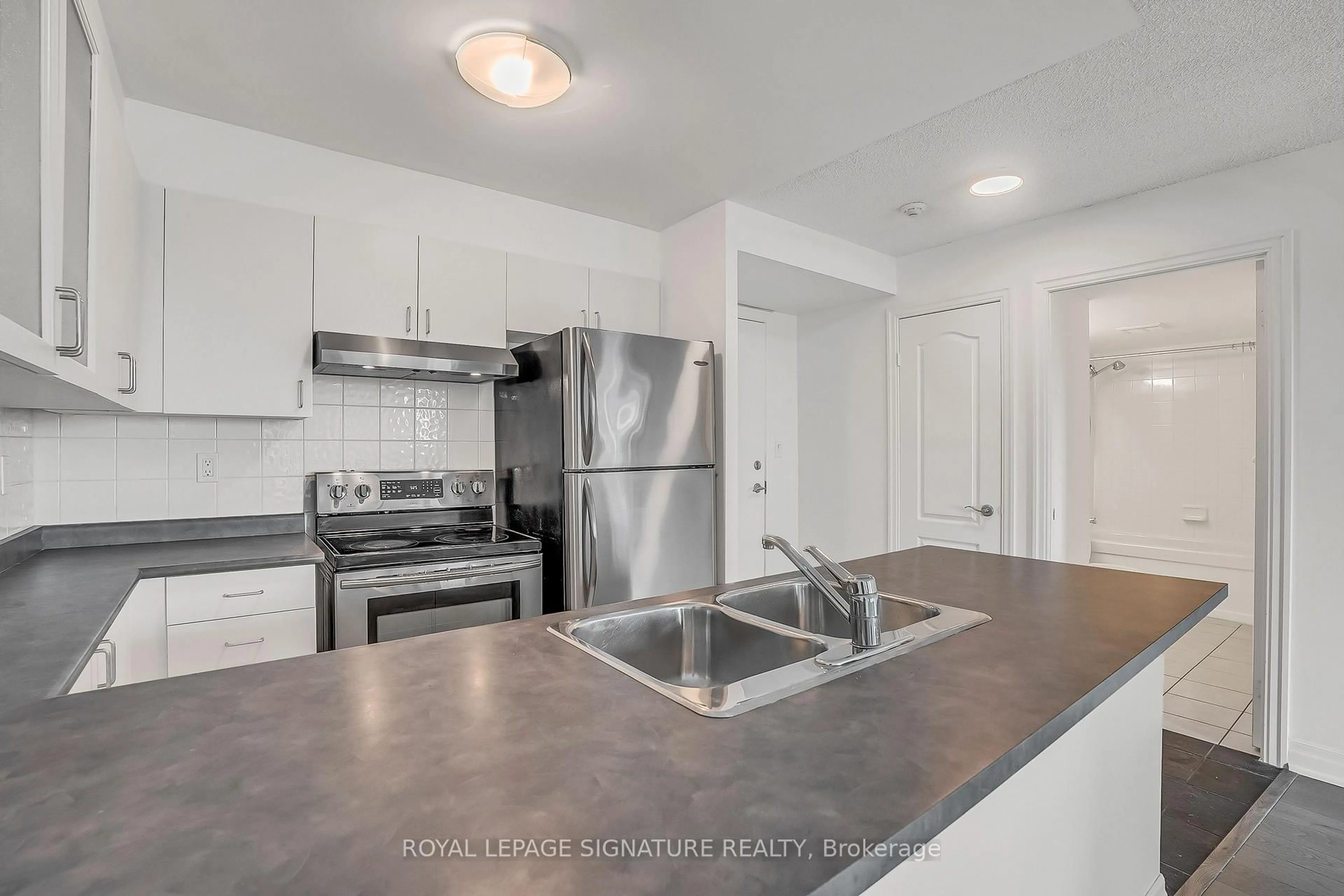 Standard kitchen, unknown for 188 Doris Ave #802, Toronto Ontario M2N 6Z5