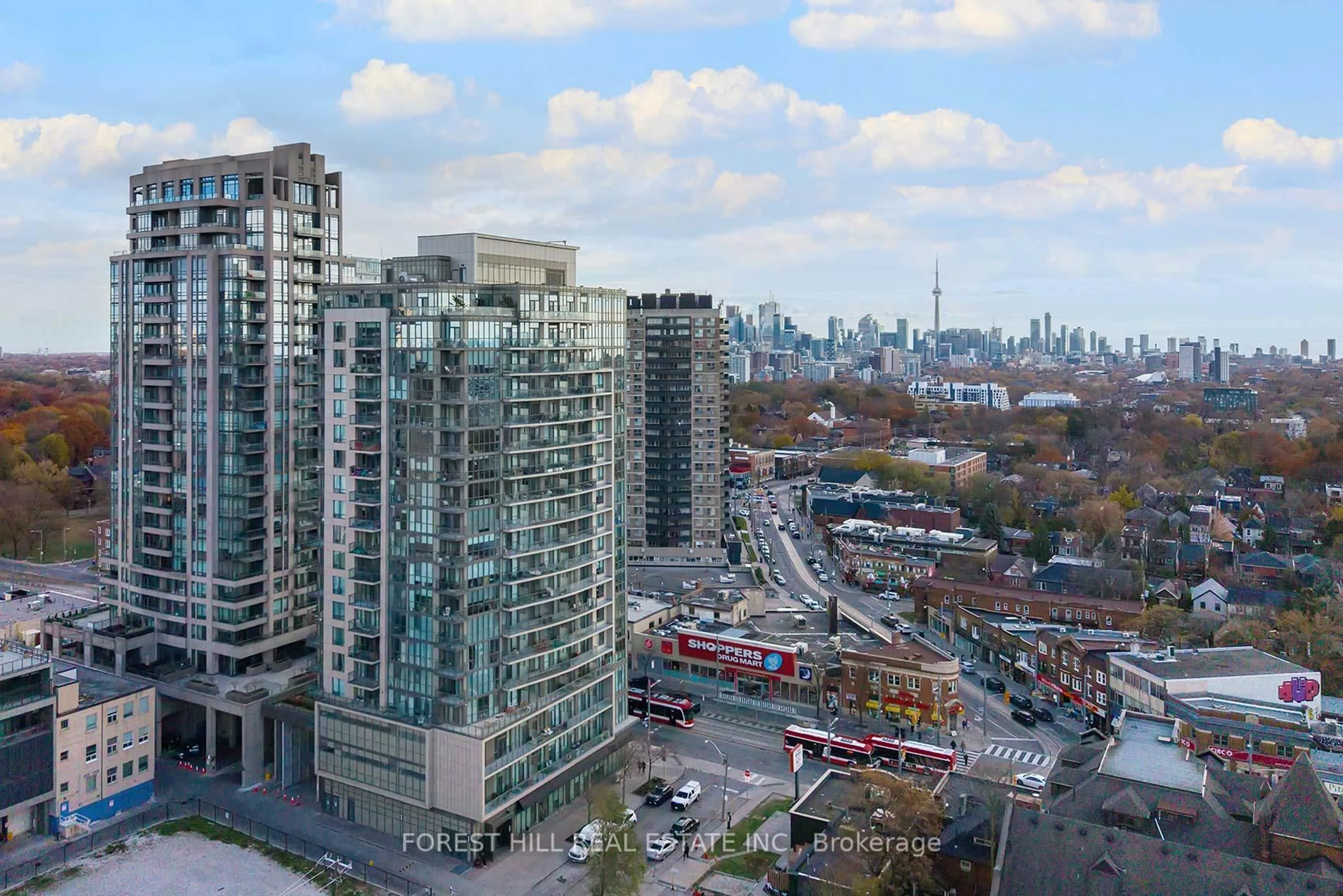 A pic from outside/outdoor area/front of a property/back of a property/a pic from drone, city buildings view from balcony for 530 St Clair Ave #1505, Toronto Ontario M6C 0A2