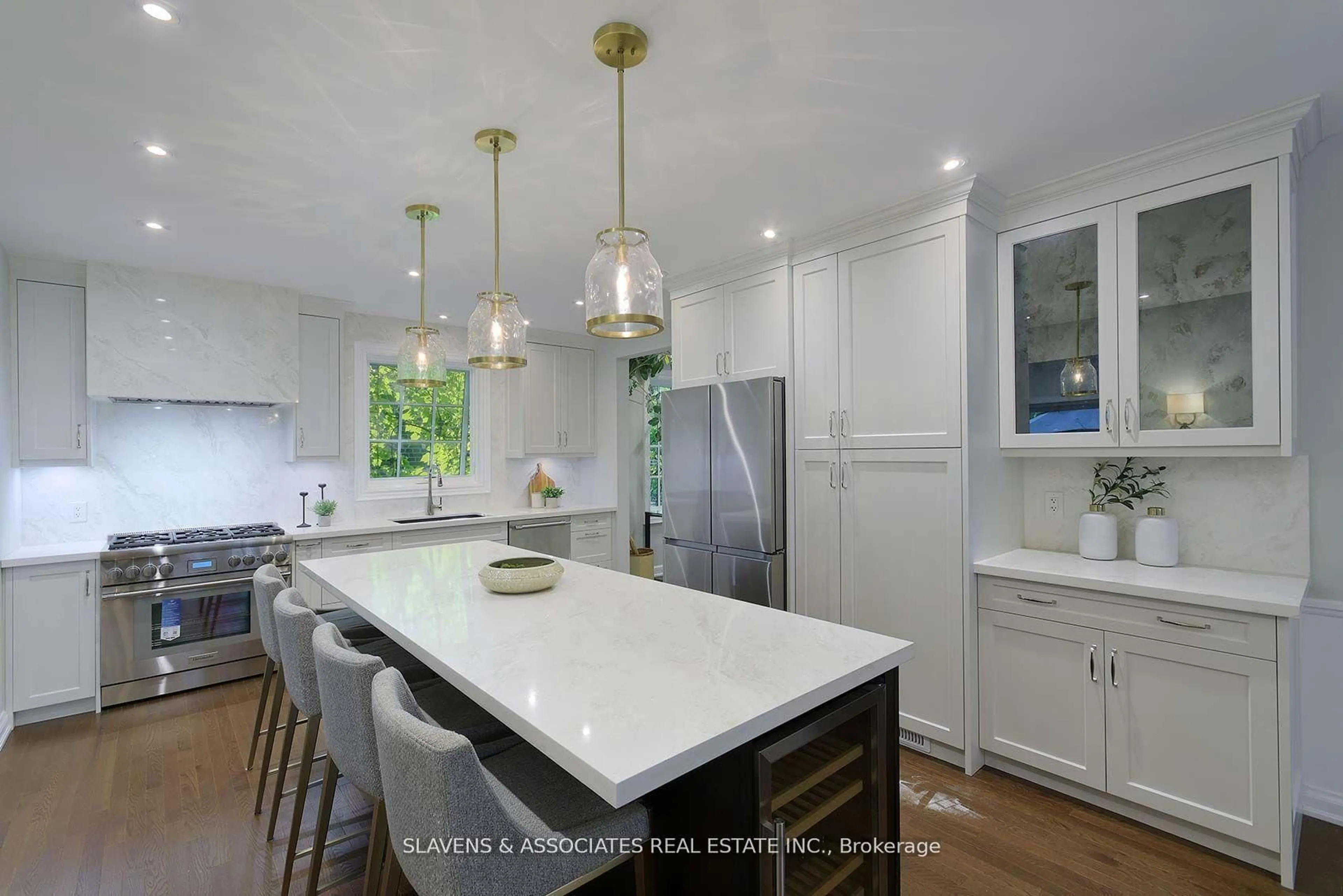 Open concept kitchen, ceramic/tile floor for 21 Wembley Rd, Toronto Ontario M6C 2E8