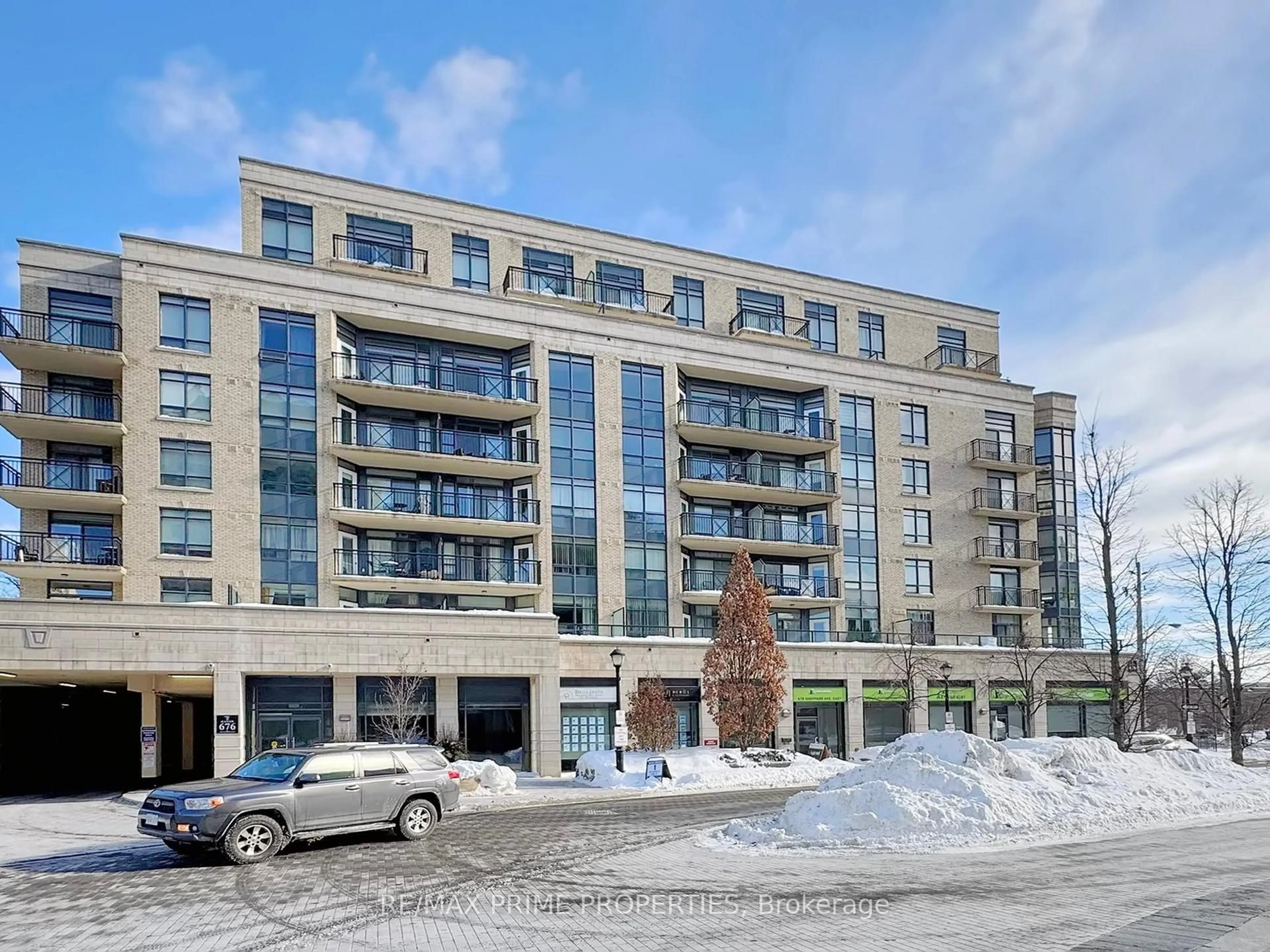 Indoor foyer for 676 Sheppard Ave #611, Toronto Ontario M2K 1B7