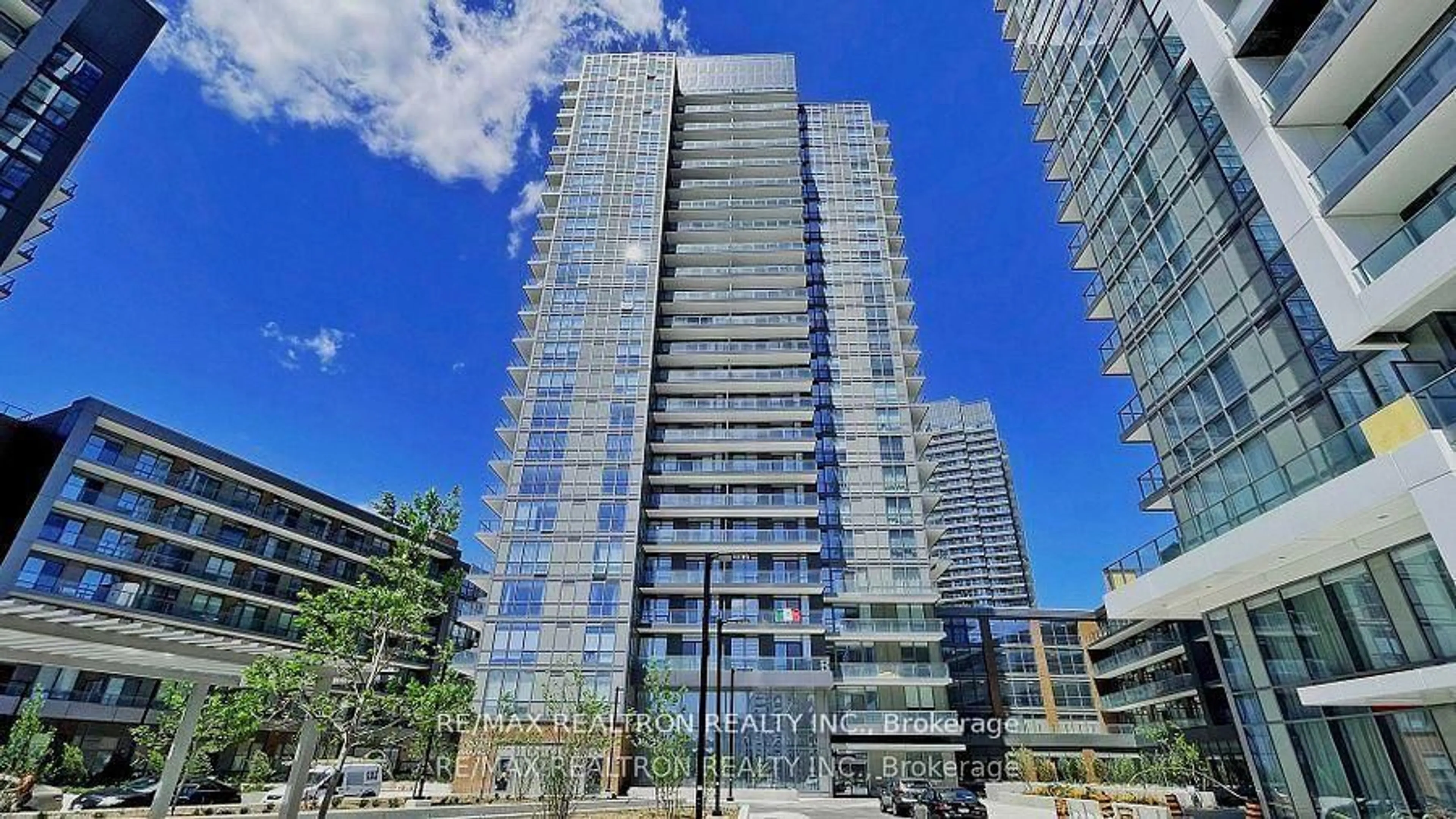 Indoor foyer for 38 Forest Manor Rd #319, Toronto Ontario M2J 1M5