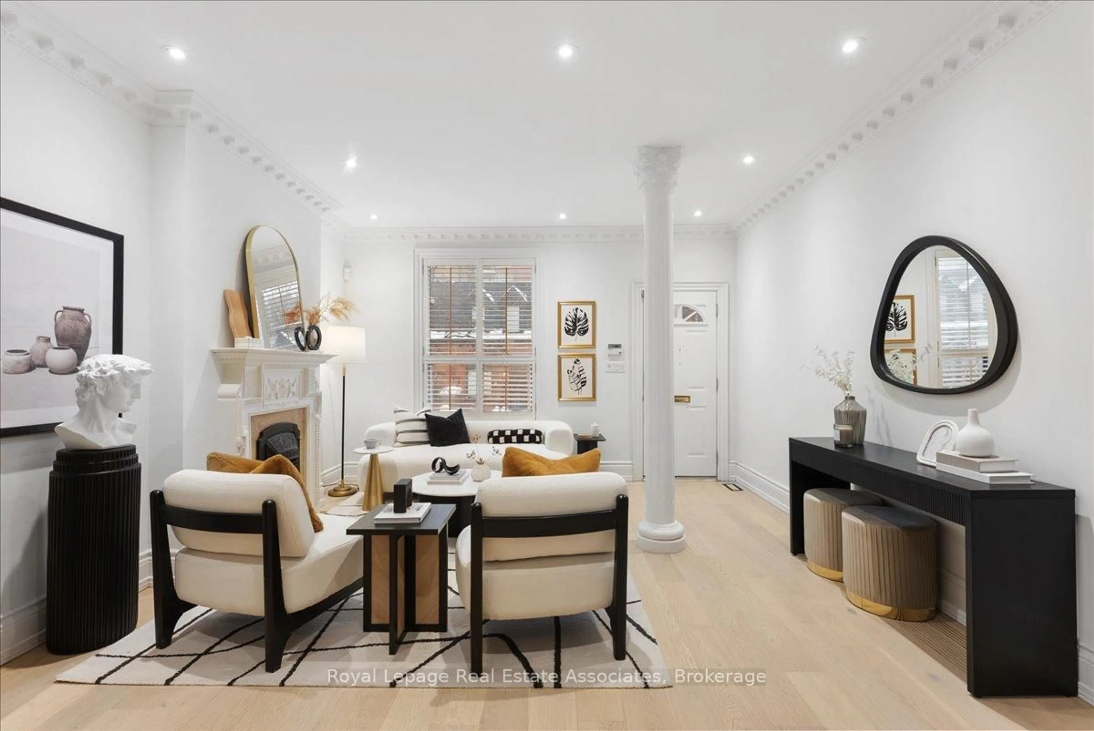 Unknown for 30 Belmont St, Toronto Ontario M5R 1P8