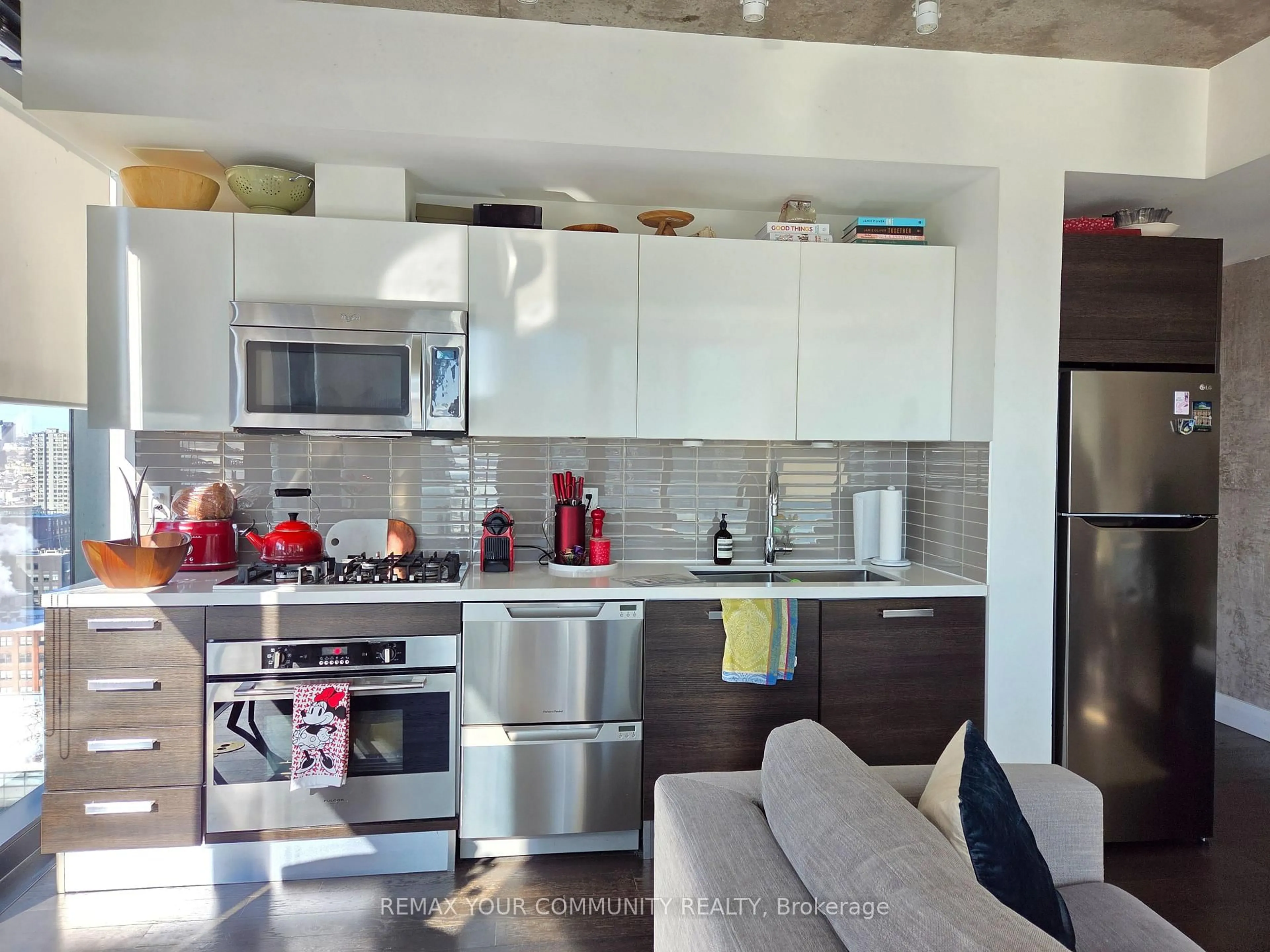 Open concept kitchen, unknown for 224 King St #2107, Toronto Ontario M5V 1H8