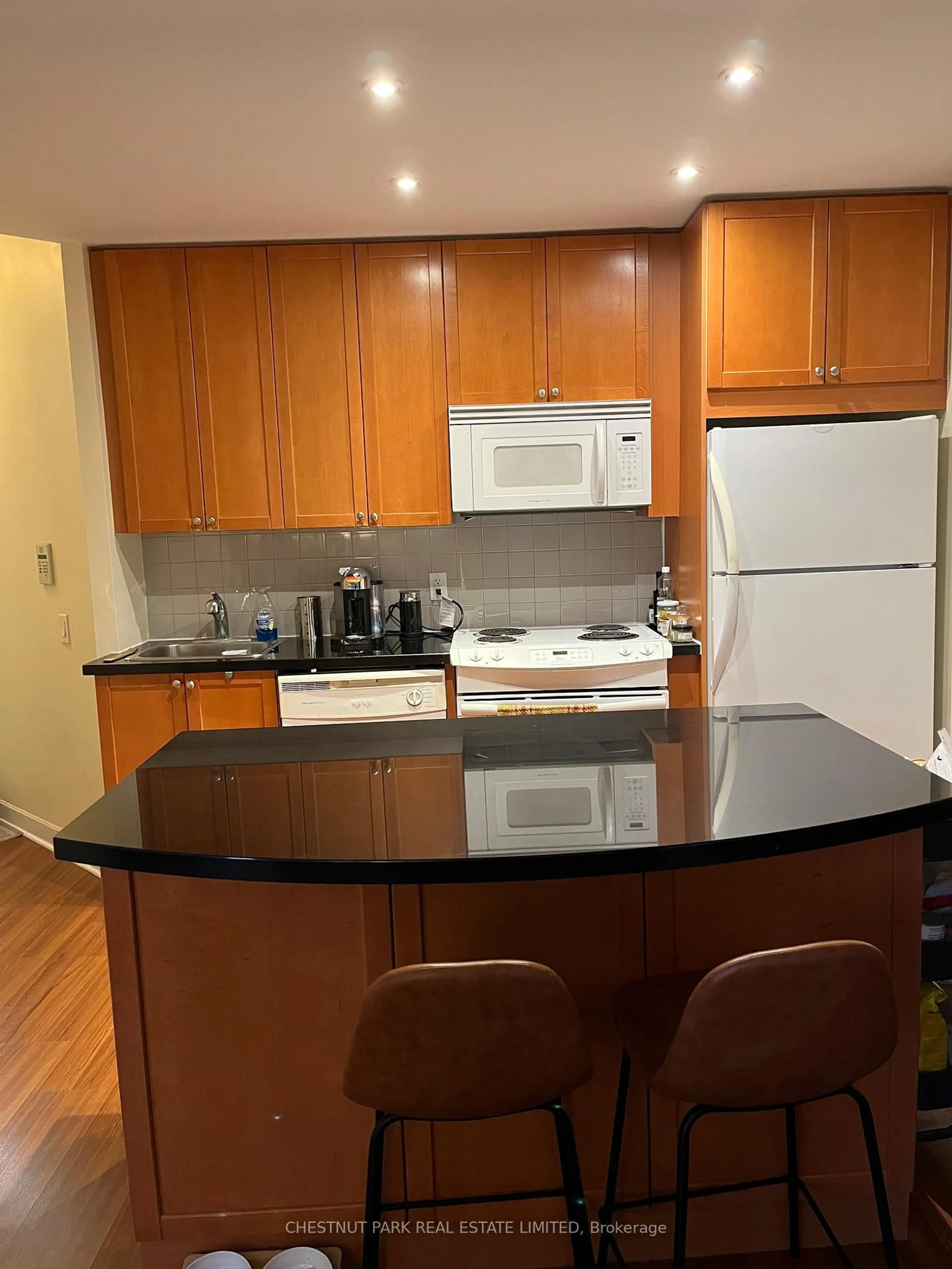 Standard kitchen, unknown for 85 Bloor St #1209, Toronto Ontario M4W 3Y1