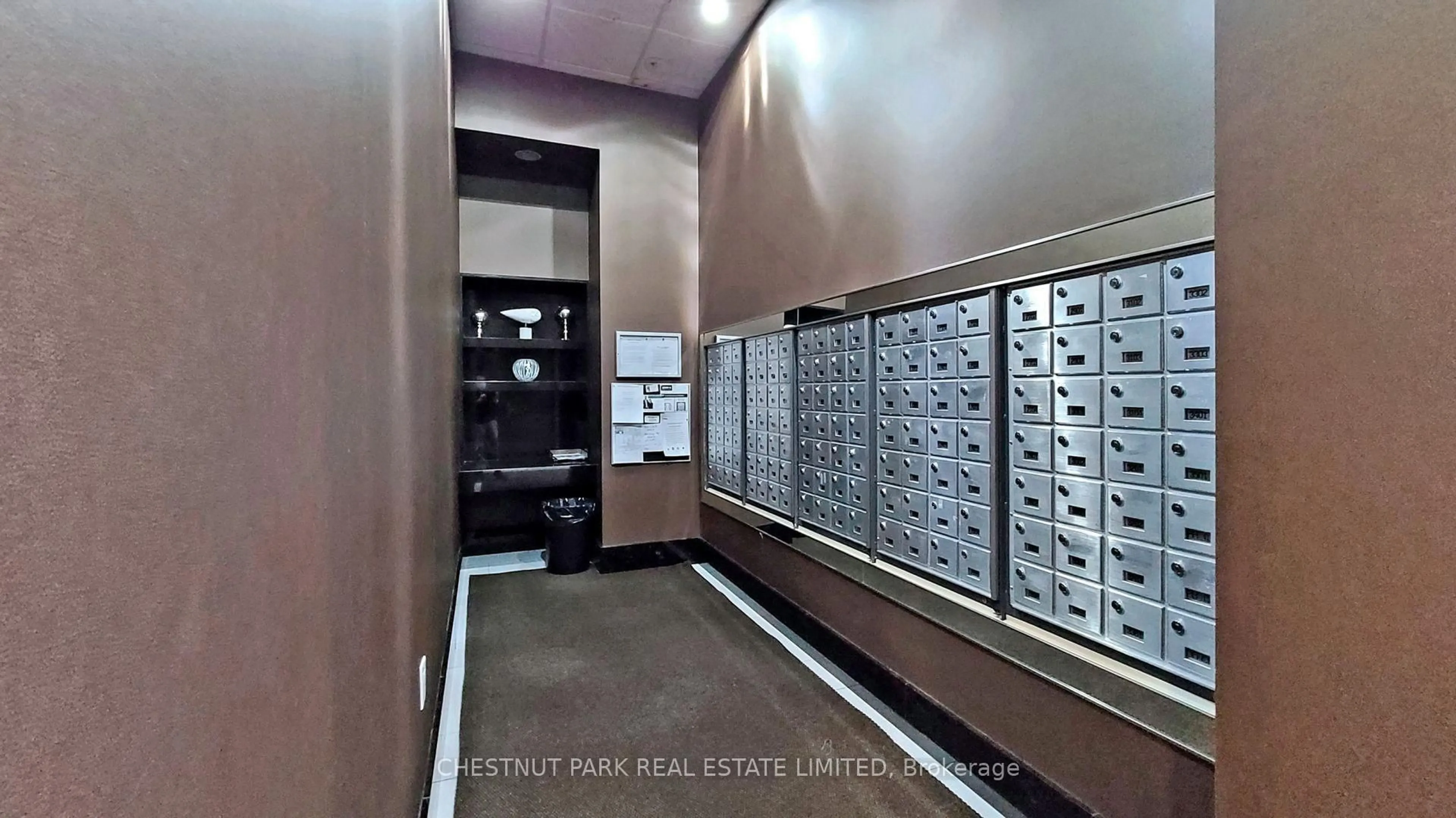 Indoor foyer for 21 Balmuto St #1204, Toronto Ontario M4G 1S5