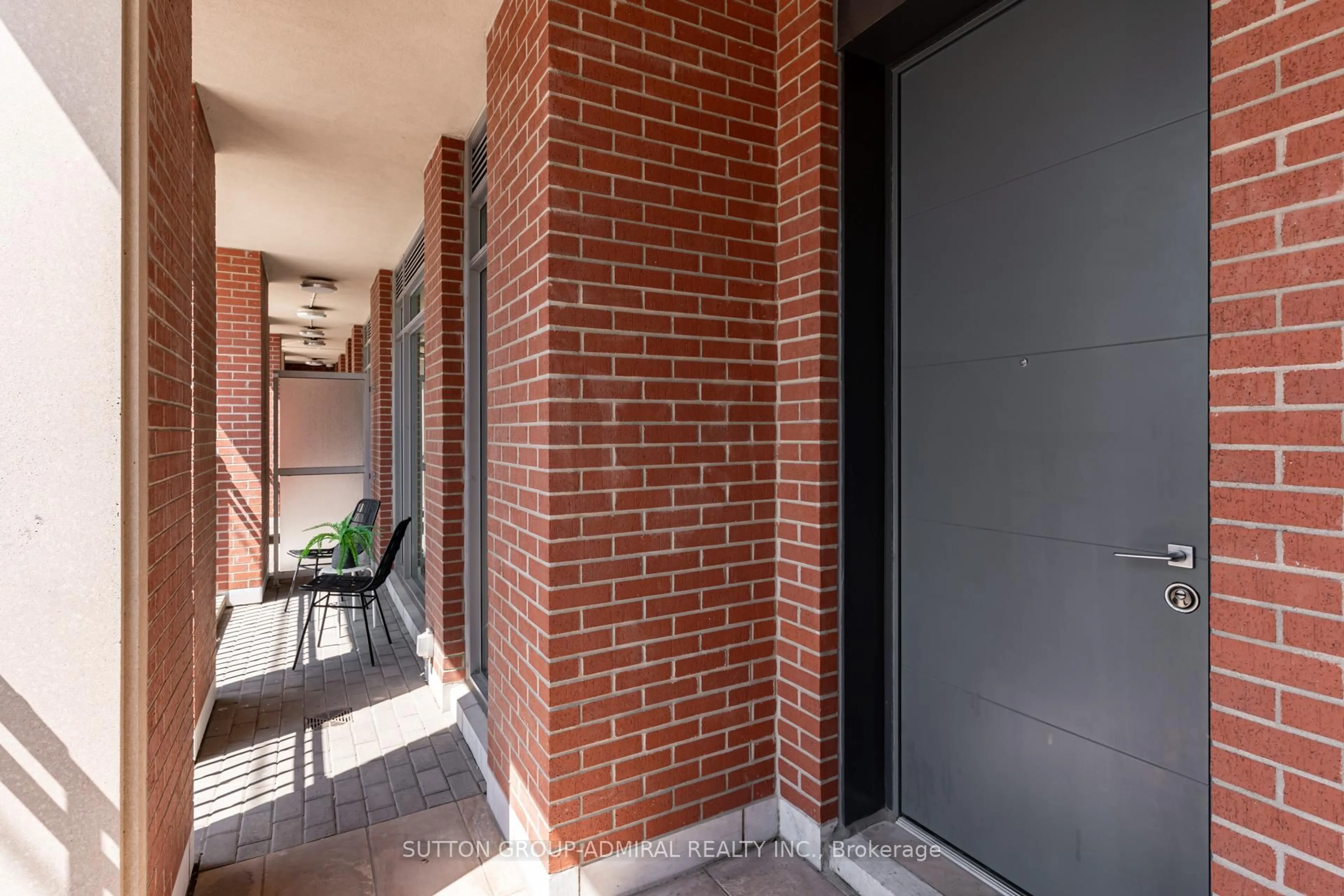 Unknown for 220 George St #TH2, Toronto Ontario M5A 2N1