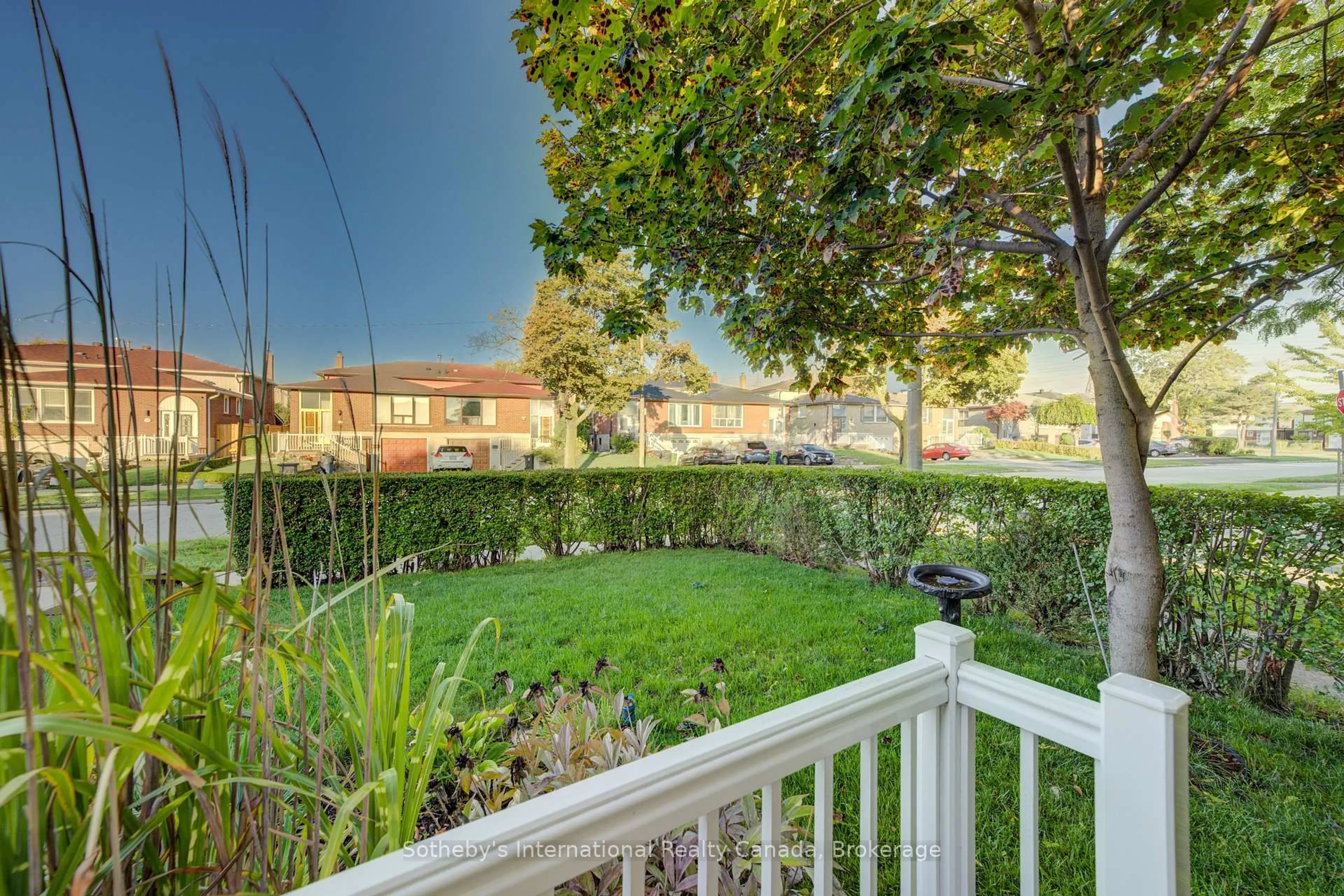 Patio, water/lake/river/ocean view for 400 Cherokee Blvd, Toronto Ontario M2H 2W7