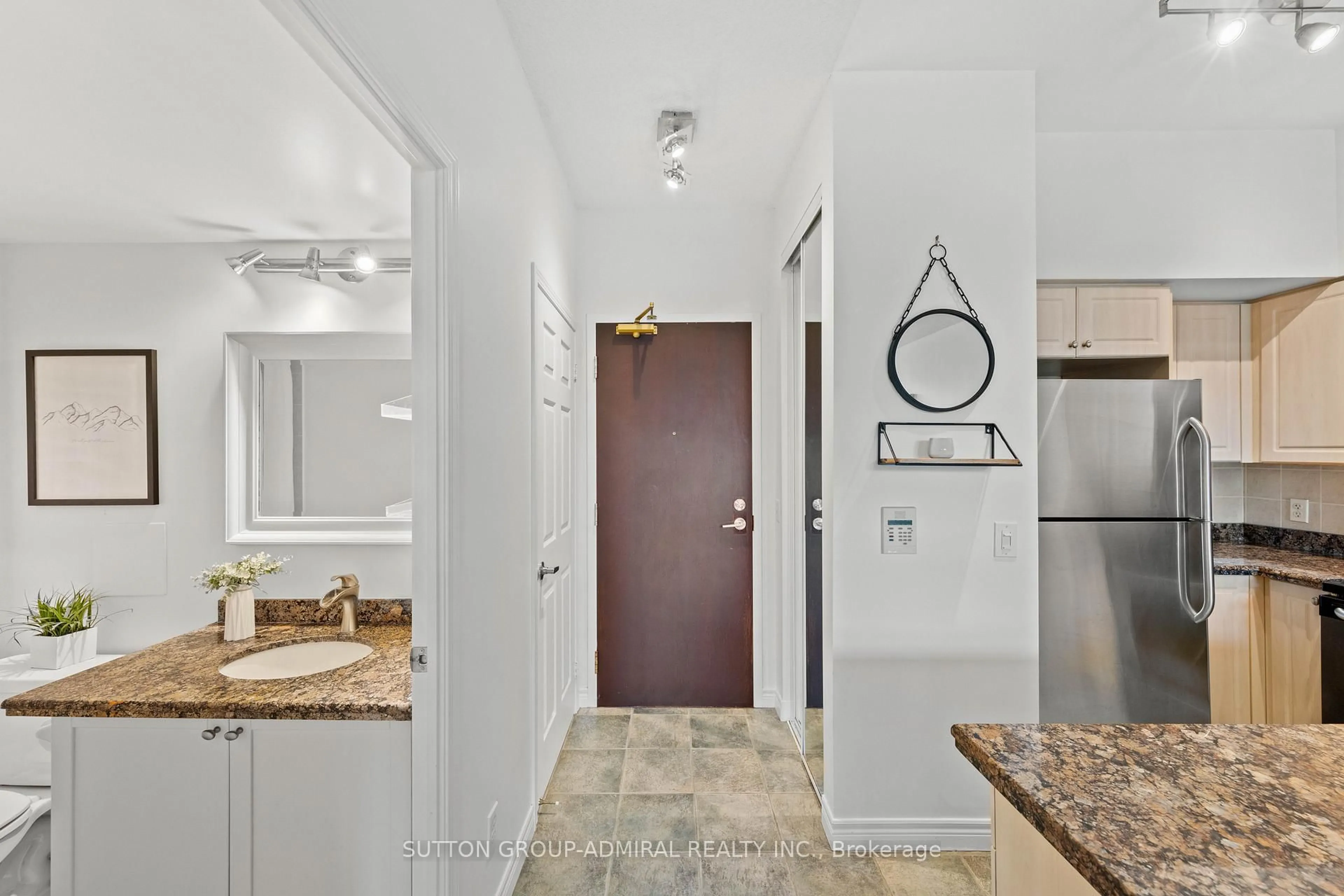 Standard bathroom, ceramic/tile floor for 51 Lower Simcoe St #210, Toronto Ontario M5J 3A2