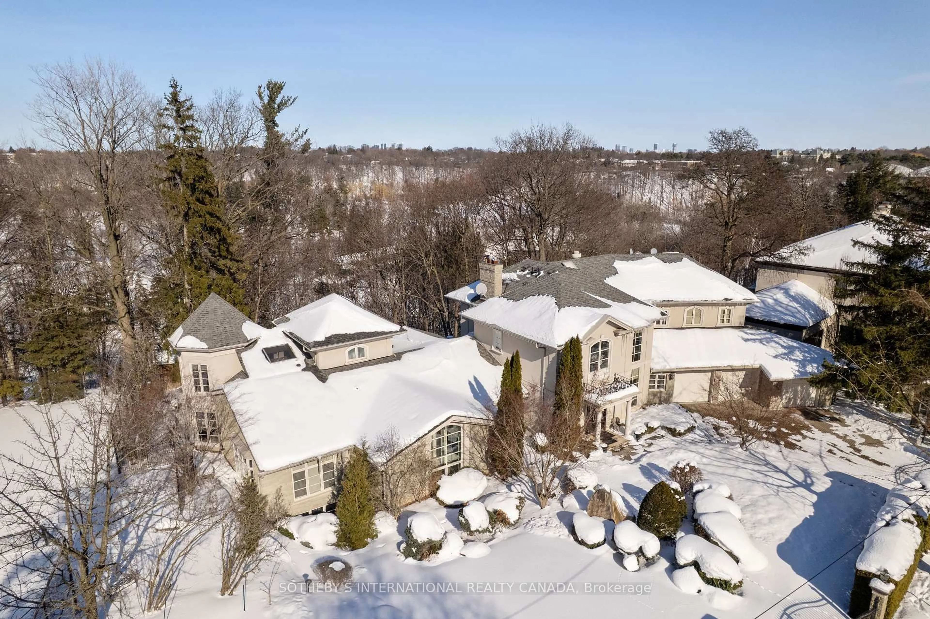 A pic from outside/outdoor area/front of a property/back of a property/a pic from drone, unknown for 338/340 Riverview Dr, Toronto Ontario M4N 3E1