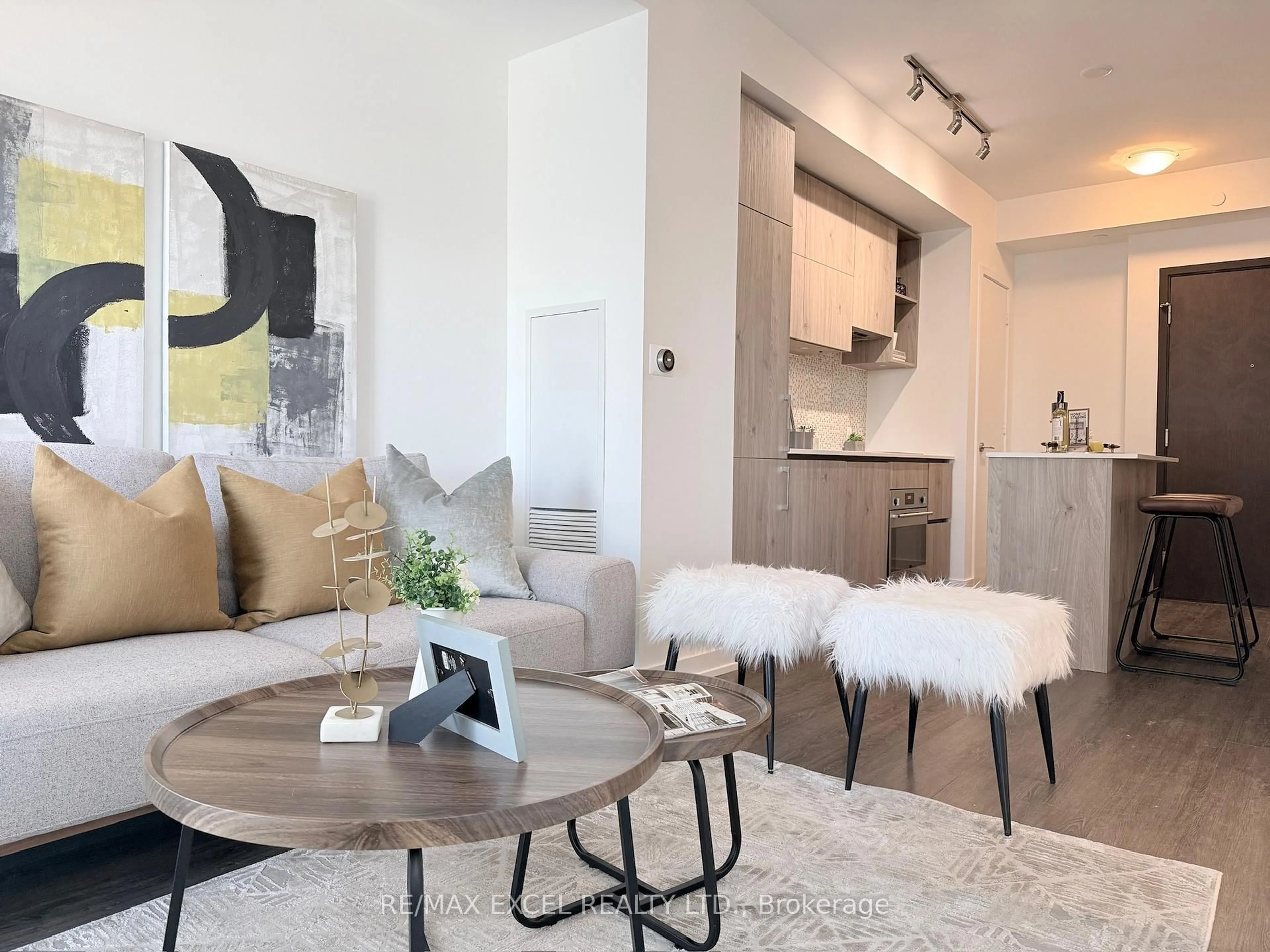 Living room with furniture, unknown for 1 Yorkville Ave #2806, Toronto Ontario M4W 1L1