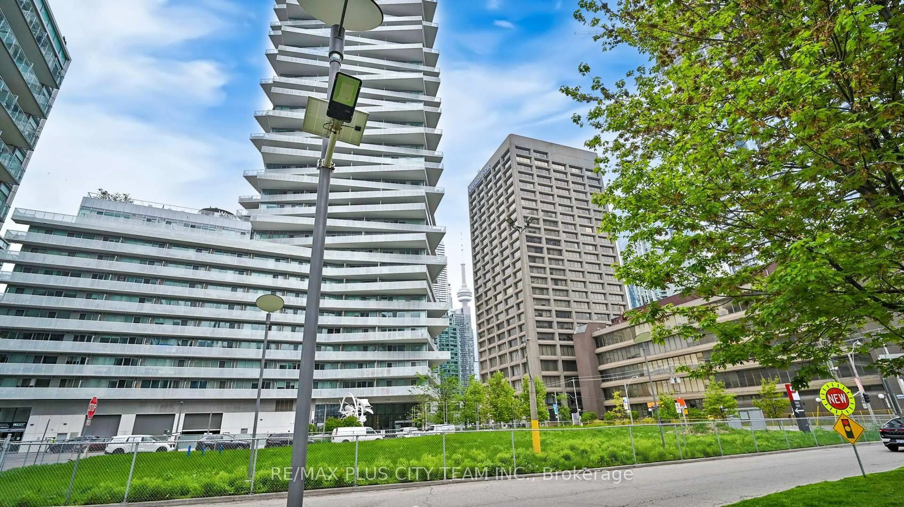 Unknown for 39 Queens Quay #1305, Toronto Ontario M5E 0A5