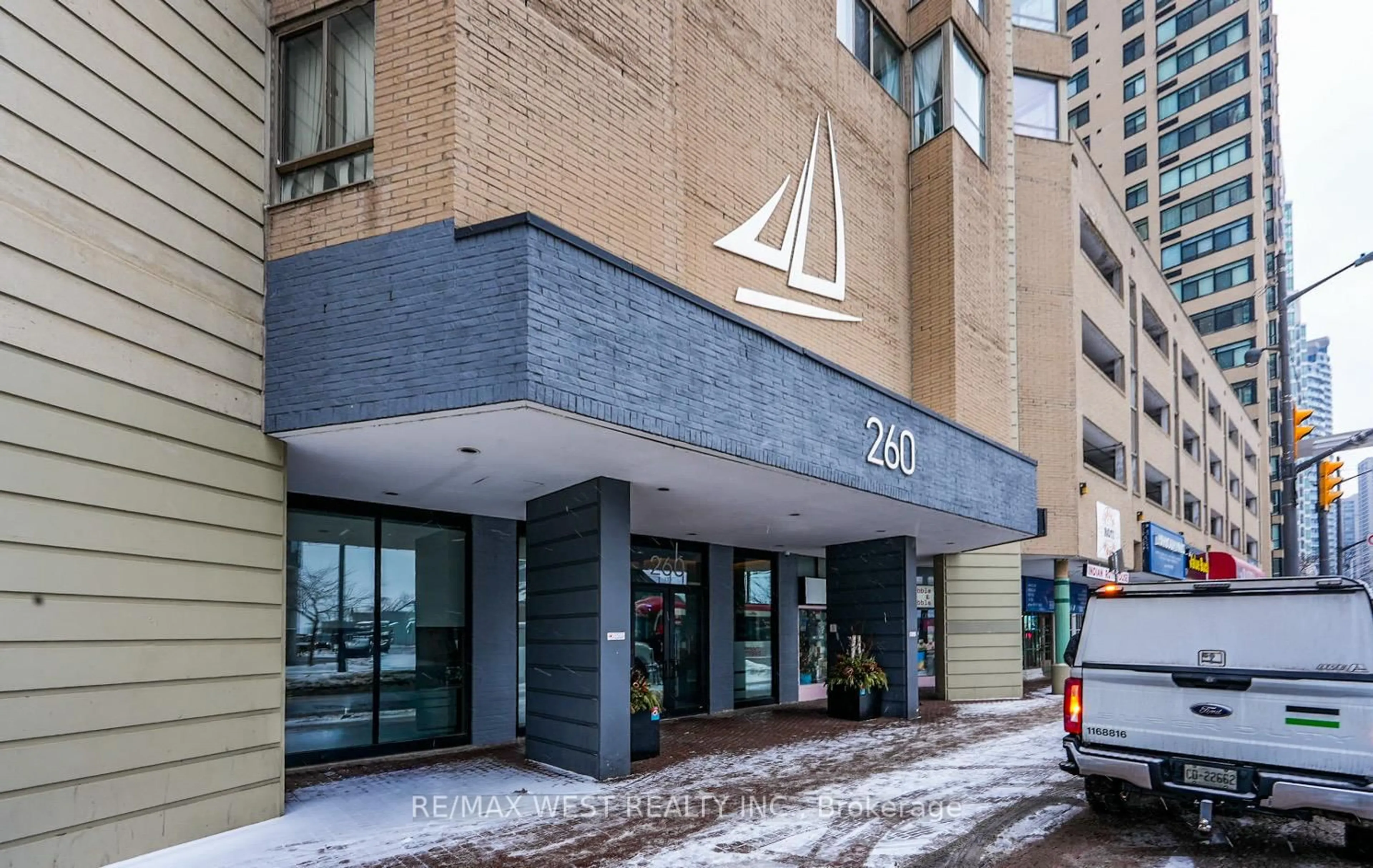 Indoor foyer for 260 Queens Quay W #1301, Toronto Ontario M5J 2N3