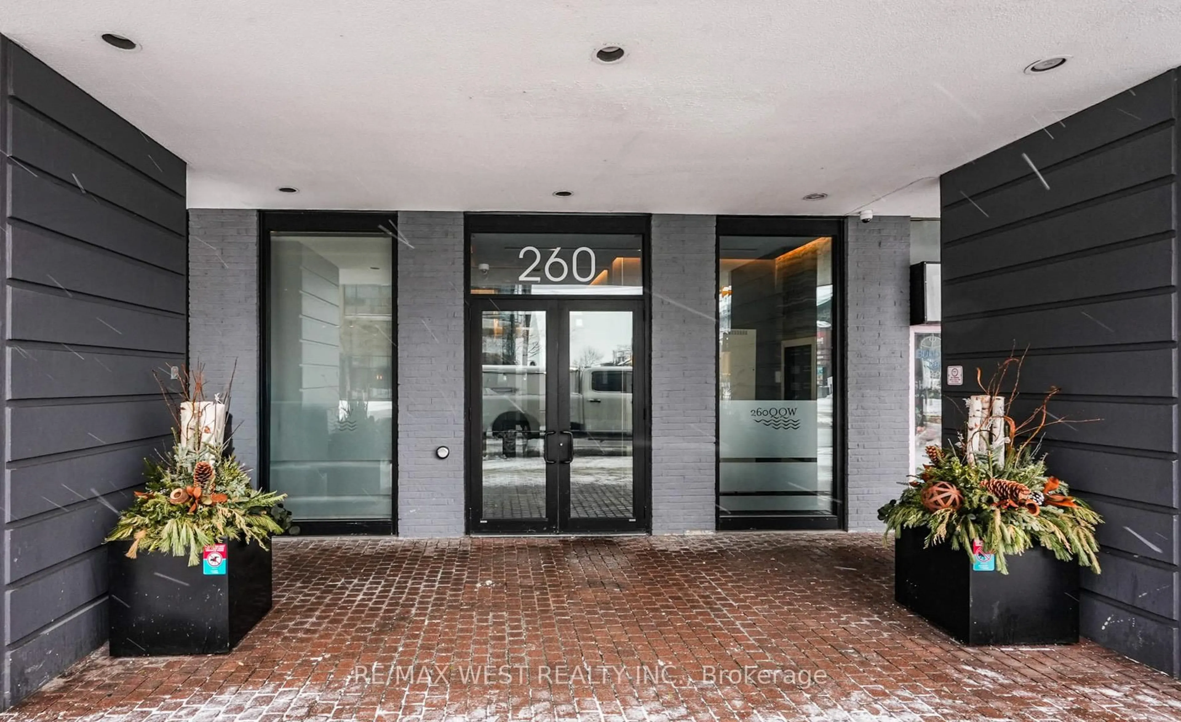 Indoor foyer for 260 Queens Quay W #1301, Toronto Ontario M5J 2N3