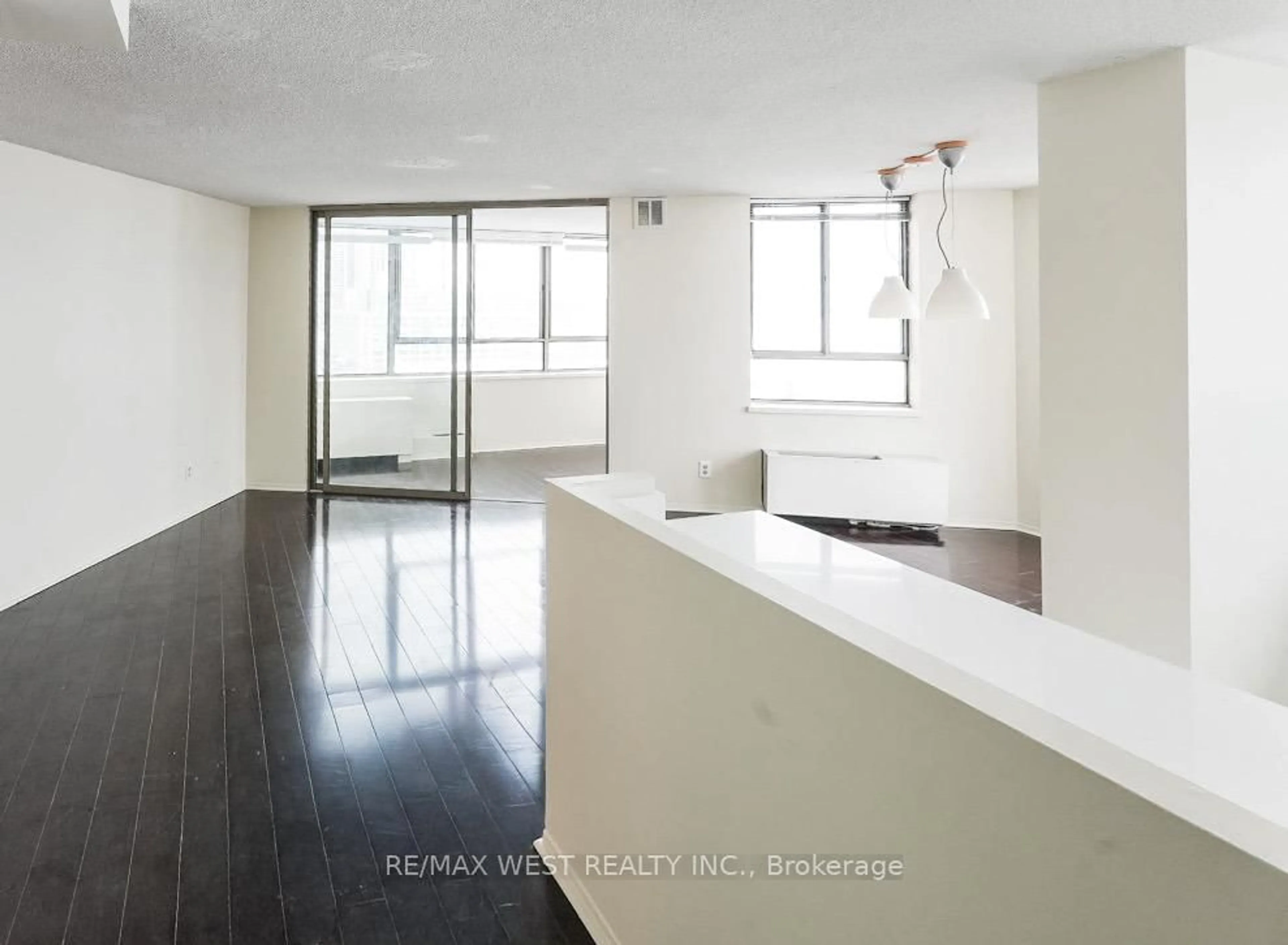 A pic of a room for 260 Queens Quay W #1301, Toronto Ontario M5J 2N3