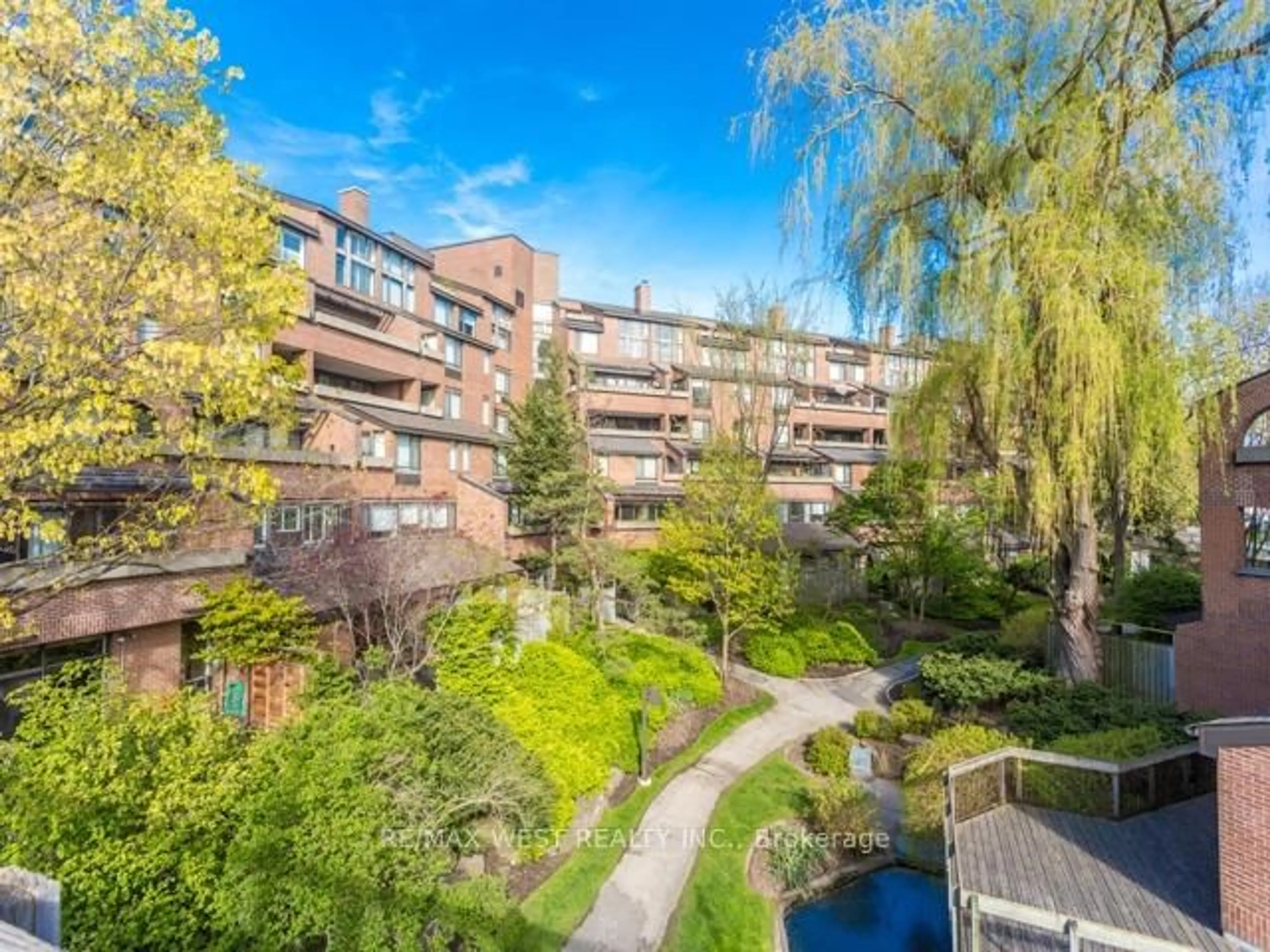 A pic from outside/outdoor area/front of a property/back of a property/a pic from drone, city buildings view from balcony for 40 Sylvan Valleyway #503, Toronto Ontario M5M 4M3
