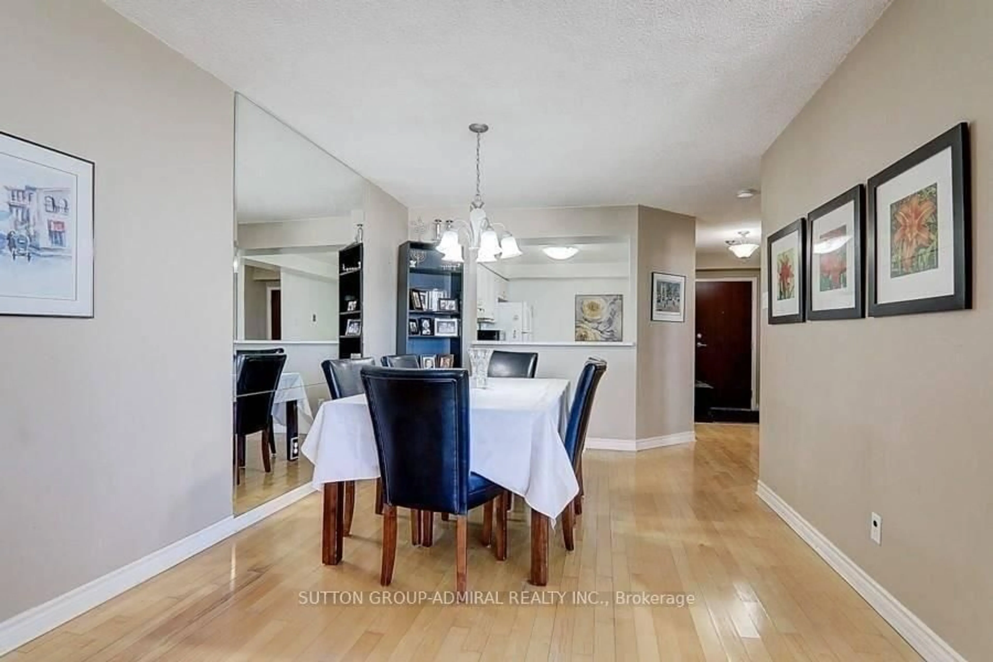 Dining room, ceramic/tile floor for 1121 Steeles Ave #1008, Toronto Ontario M2R 3W7