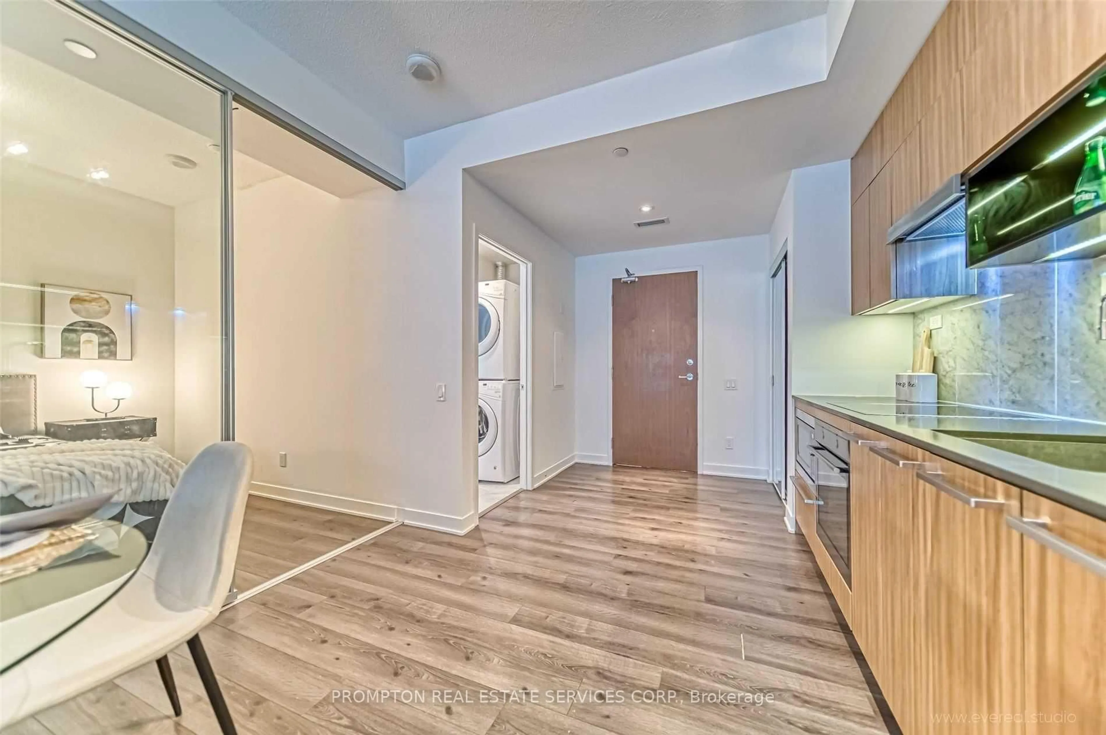 Indoor entryway for 90 Queens Wharf Rd #307, Toronto Ontario M5V 0J4