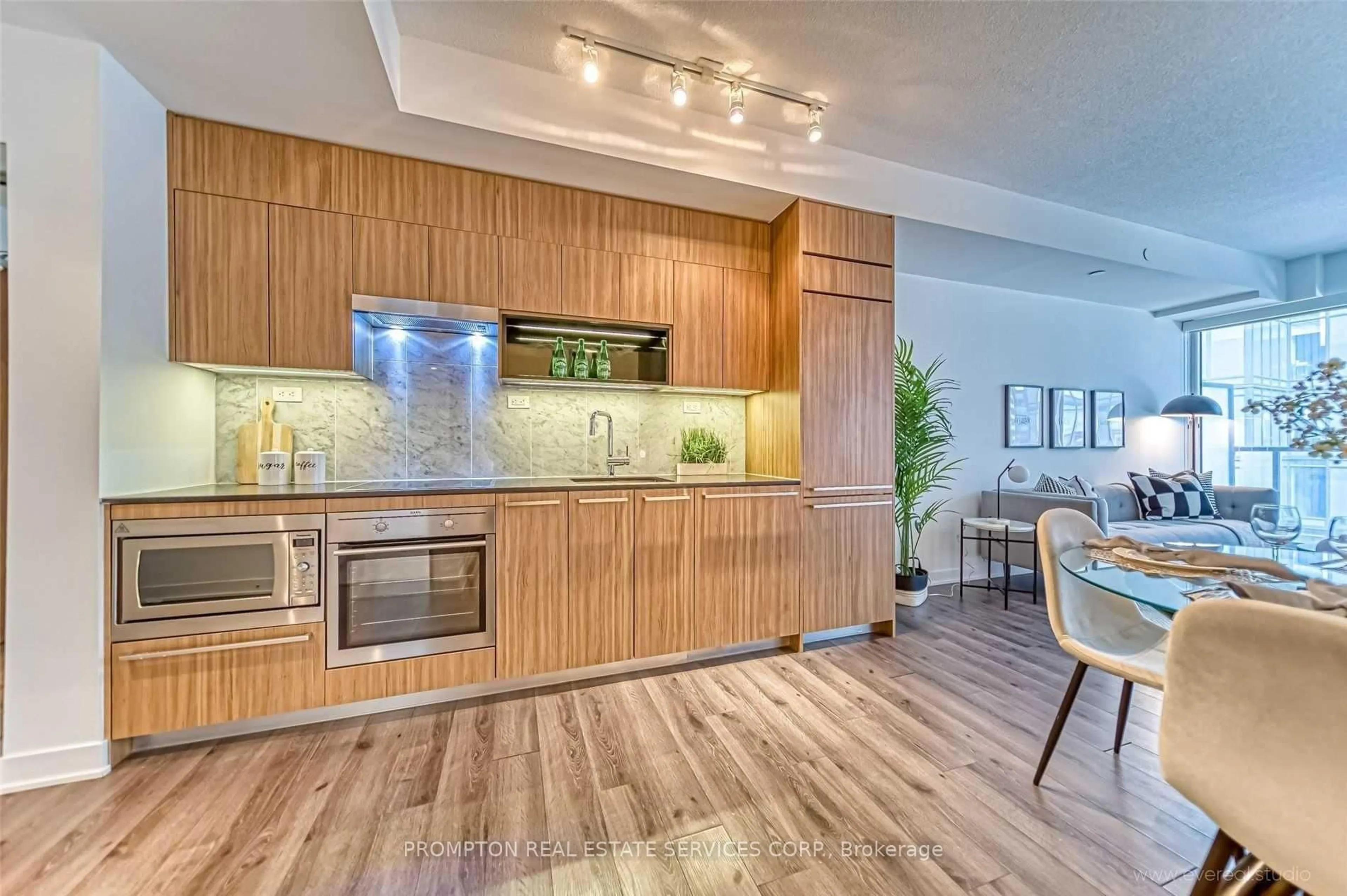 Contemporary kitchen, unknown for 90 Queens Wharf Rd #307, Toronto Ontario M5V 0J4