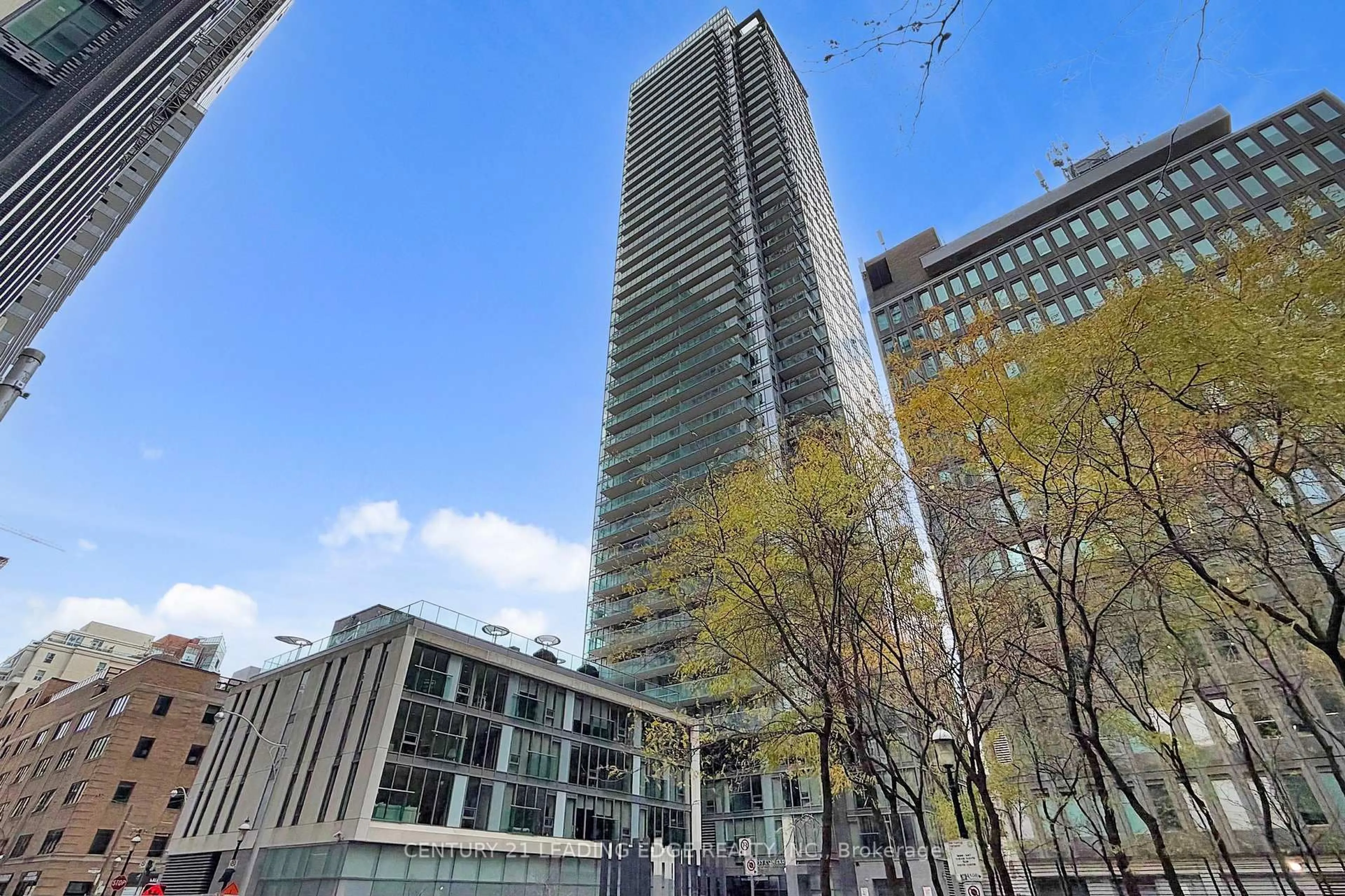 Unknown for 33 Lombard St #215, Toronto Ontario M5C 3H8