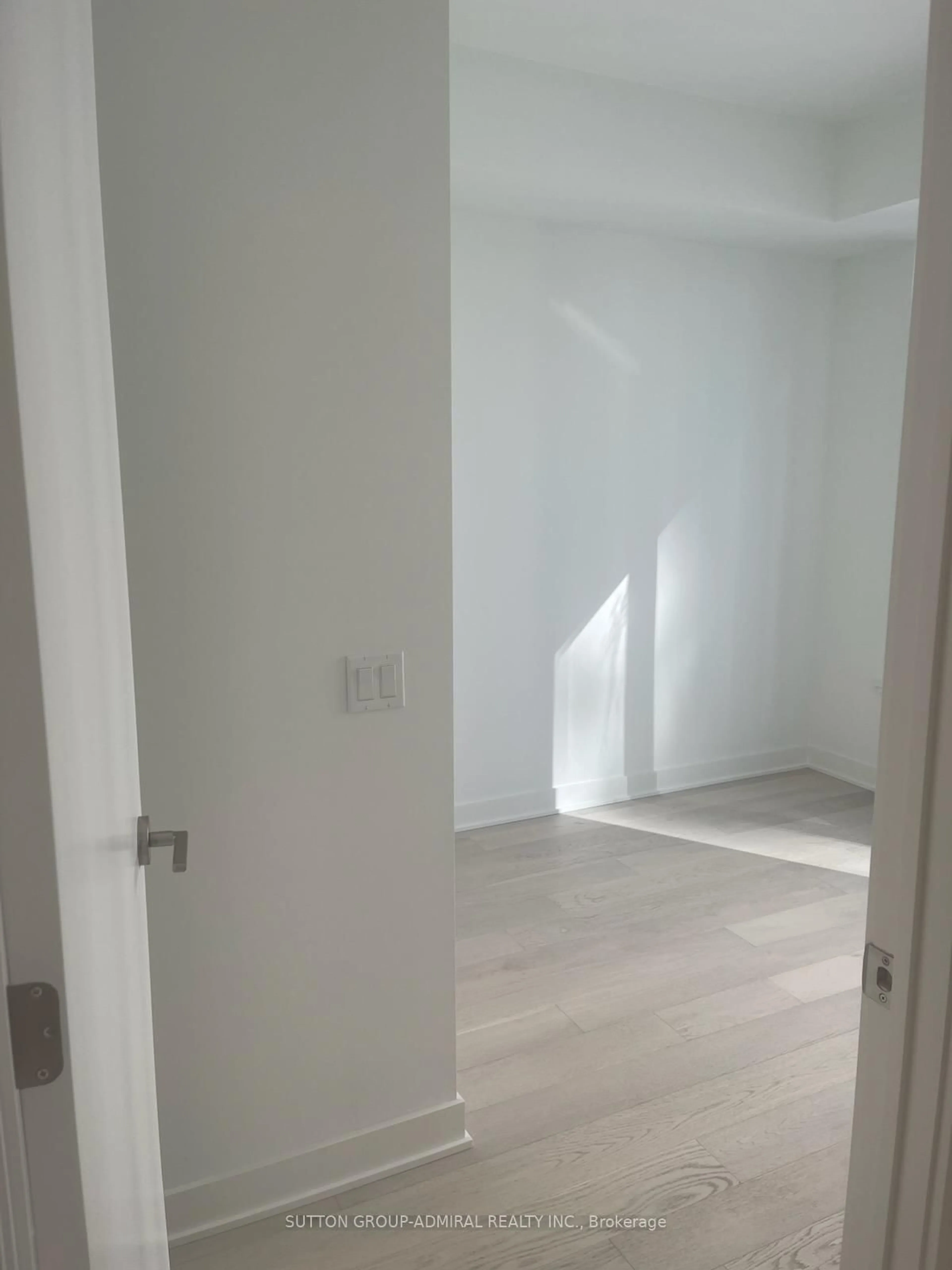 A pic of a room for 11 Yorkville Ave #3505, Toronto Ontario M4W 0B7