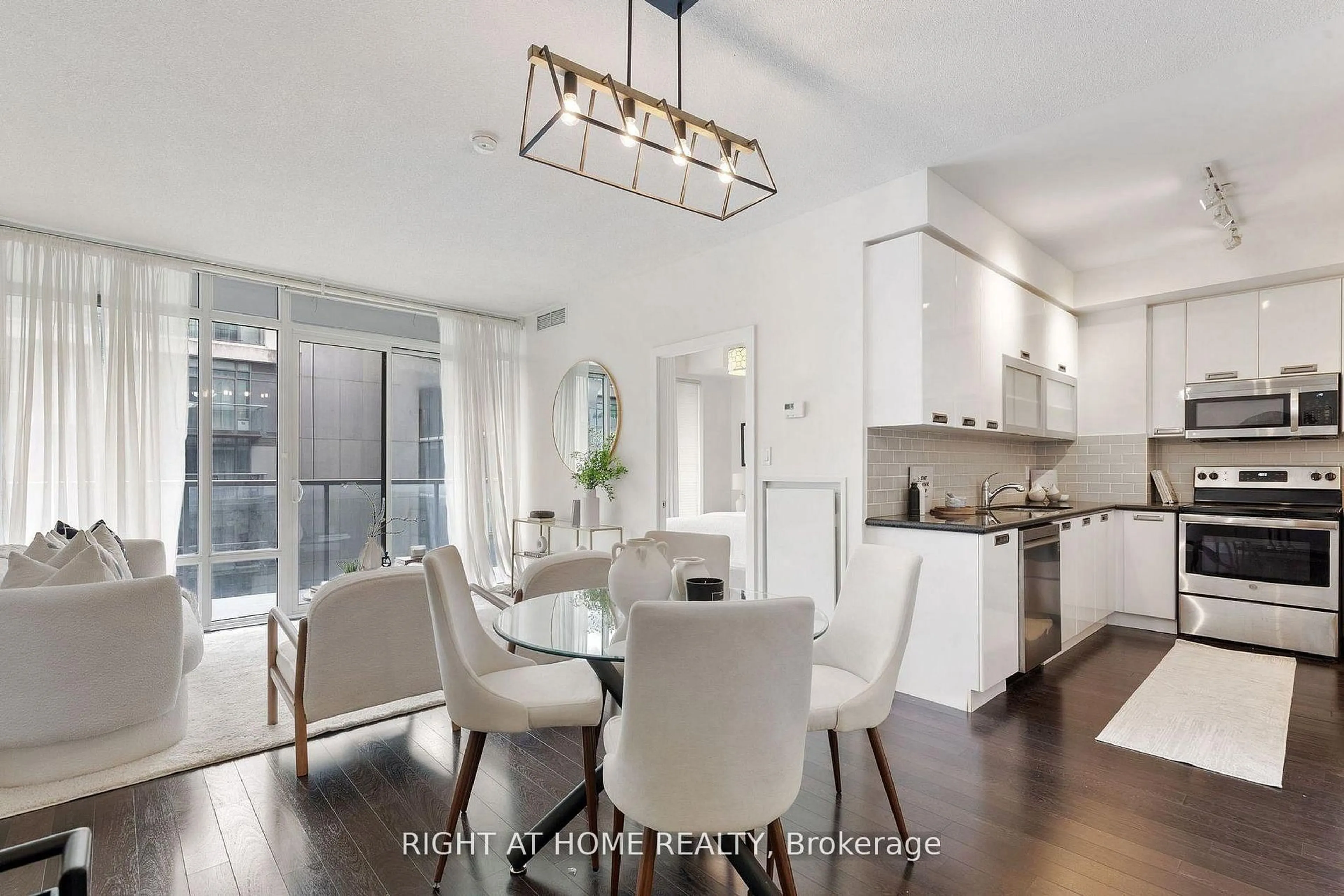 Open concept kitchen, unknown for 90 Stadium Rd #732, Toronto Ontario M5V 3W5