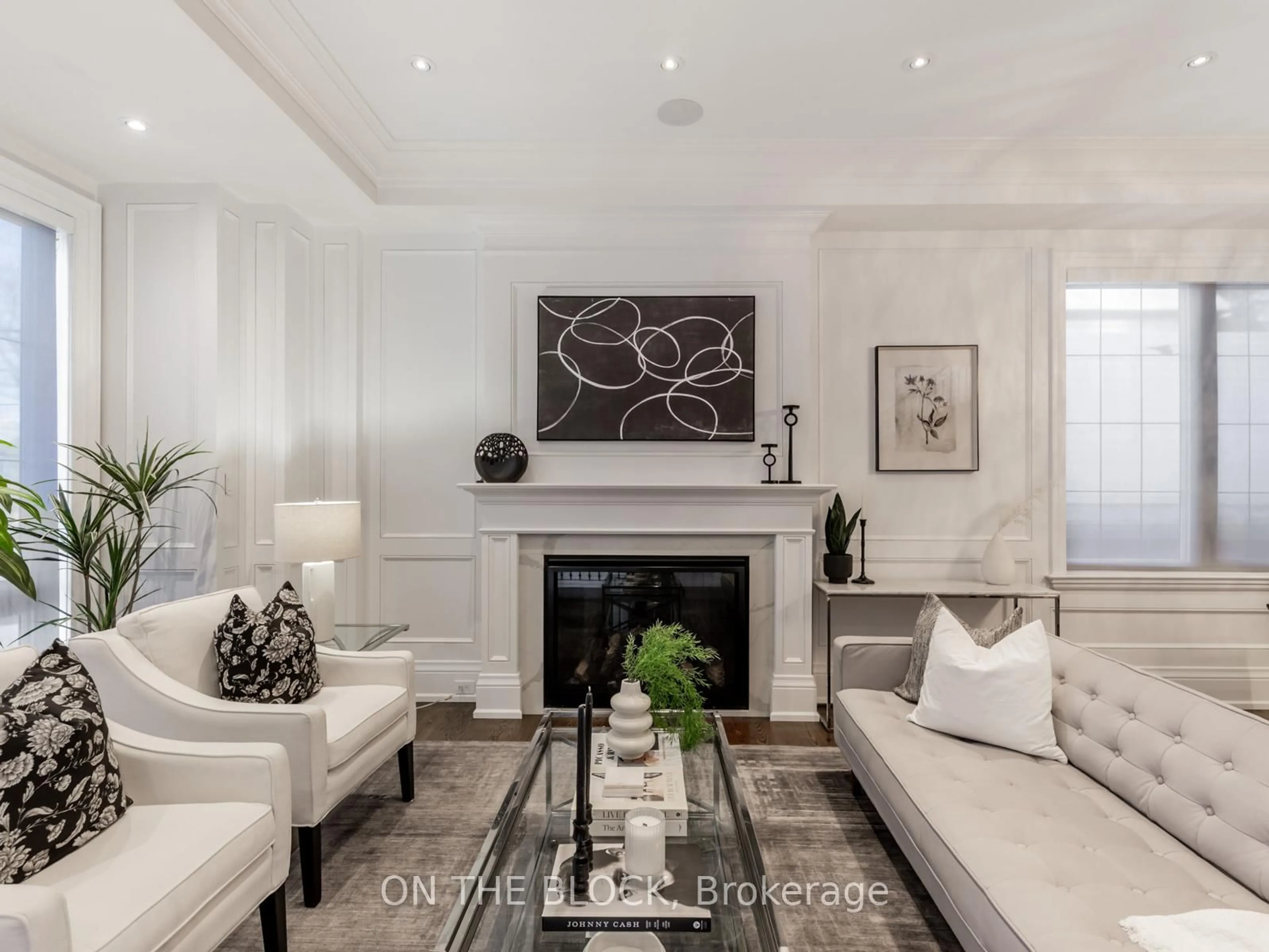 Living room with furniture, unknown for 225 Joicey Blvd, Toronto Ontario M5M 2V4