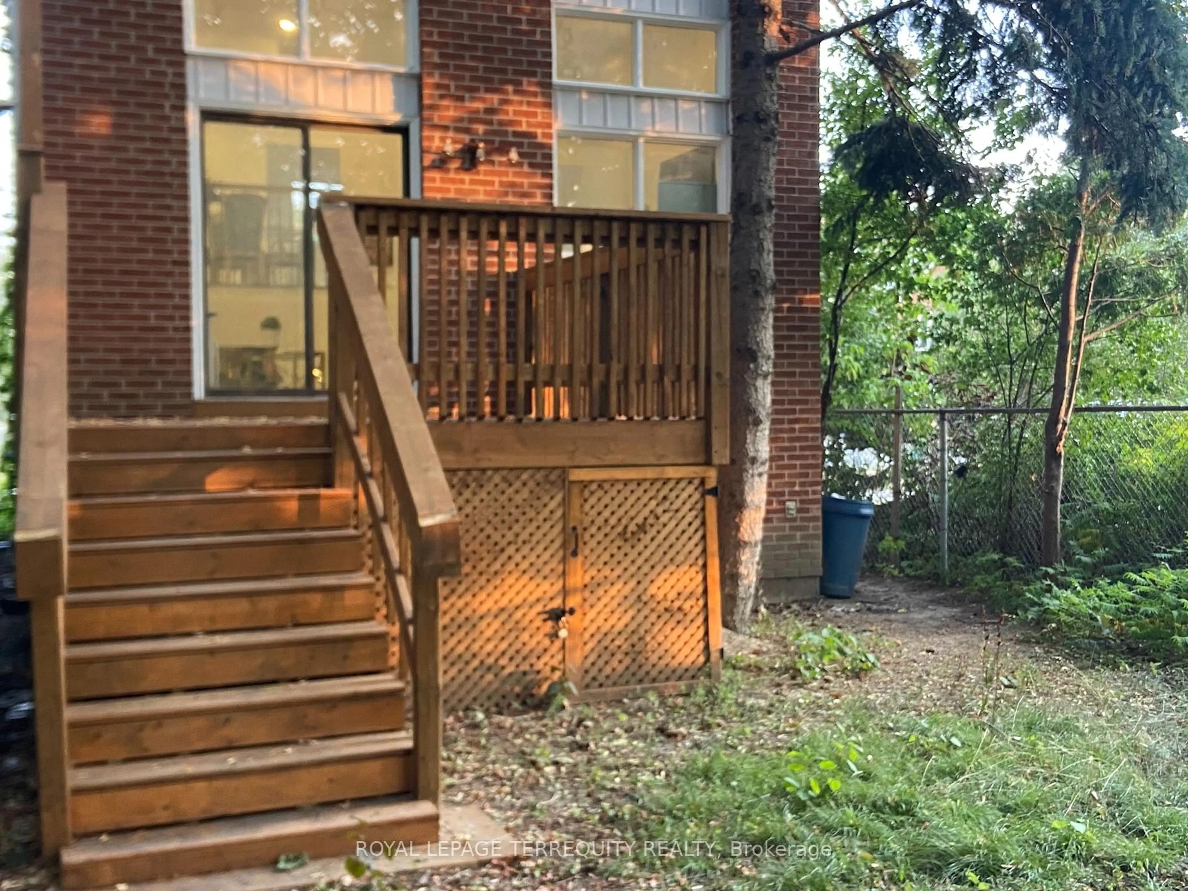 Patio, unknown for 28 Festival Dr, Toronto Ontario M2R 3V1