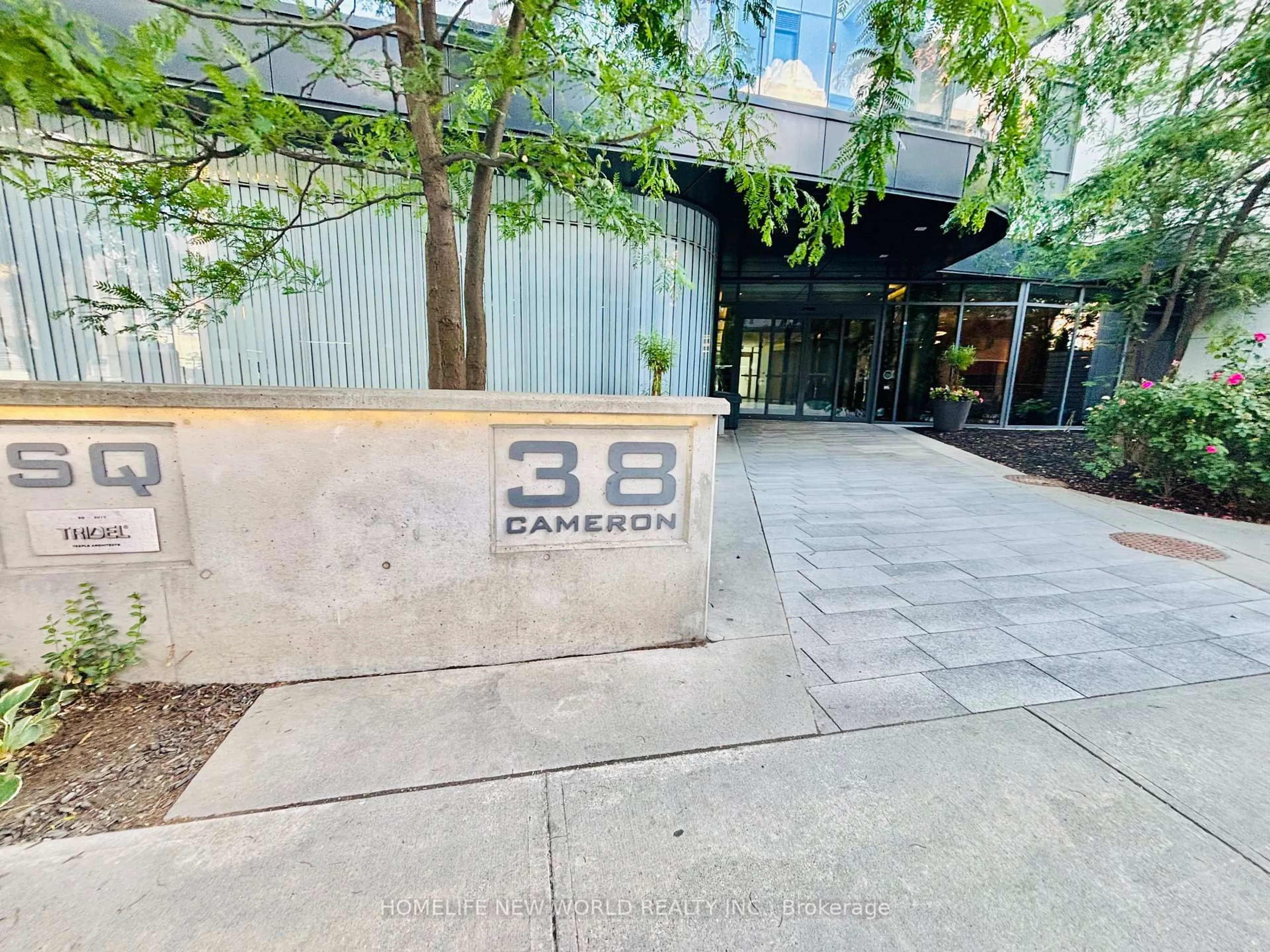 Indoor foyer for 38 Cameron St #423, Toronto Ontario M5T 0C3