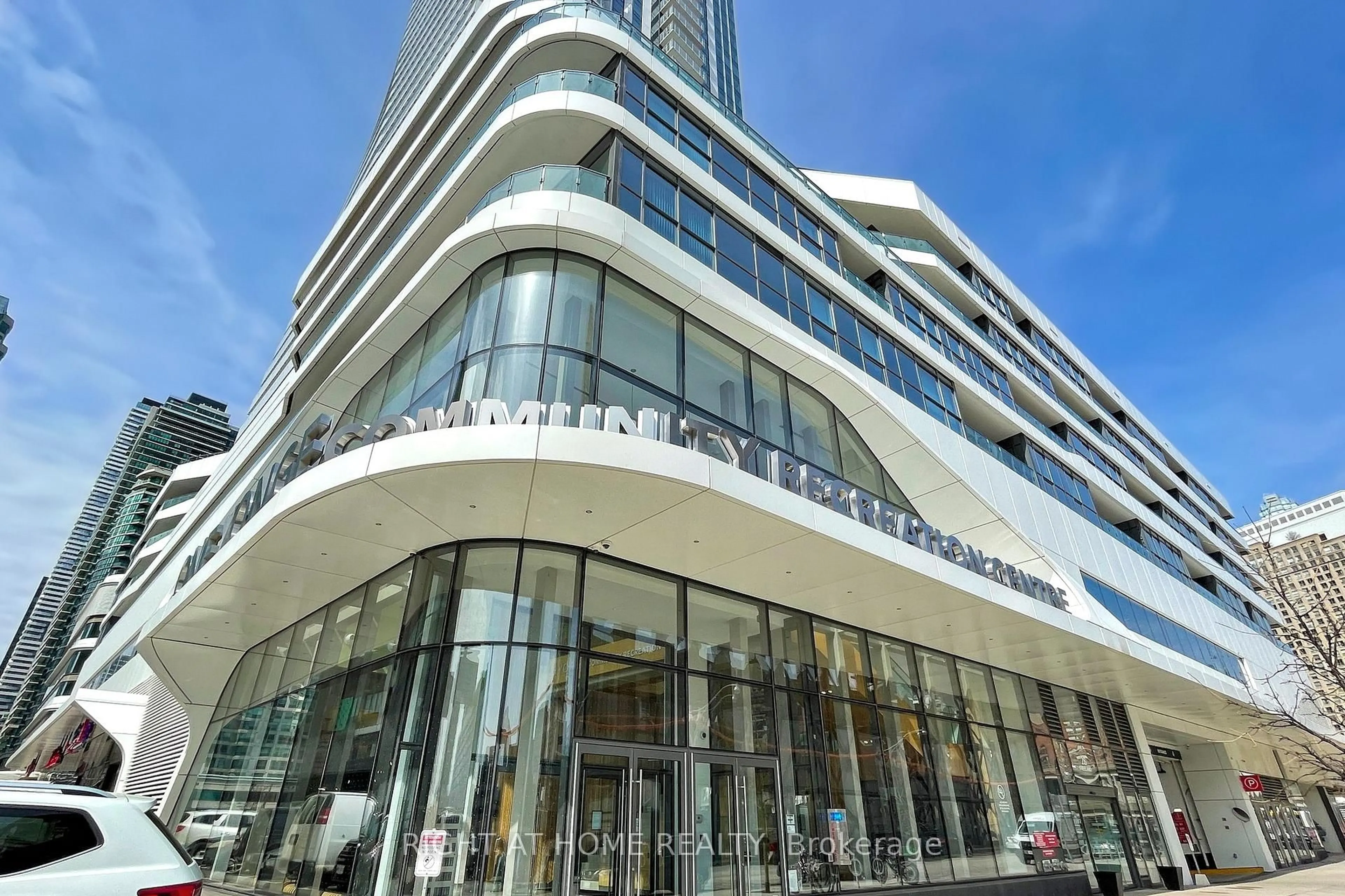 Indoor foyer for 28 Freeland St #1710, Toronto Ontario M5E 0E3