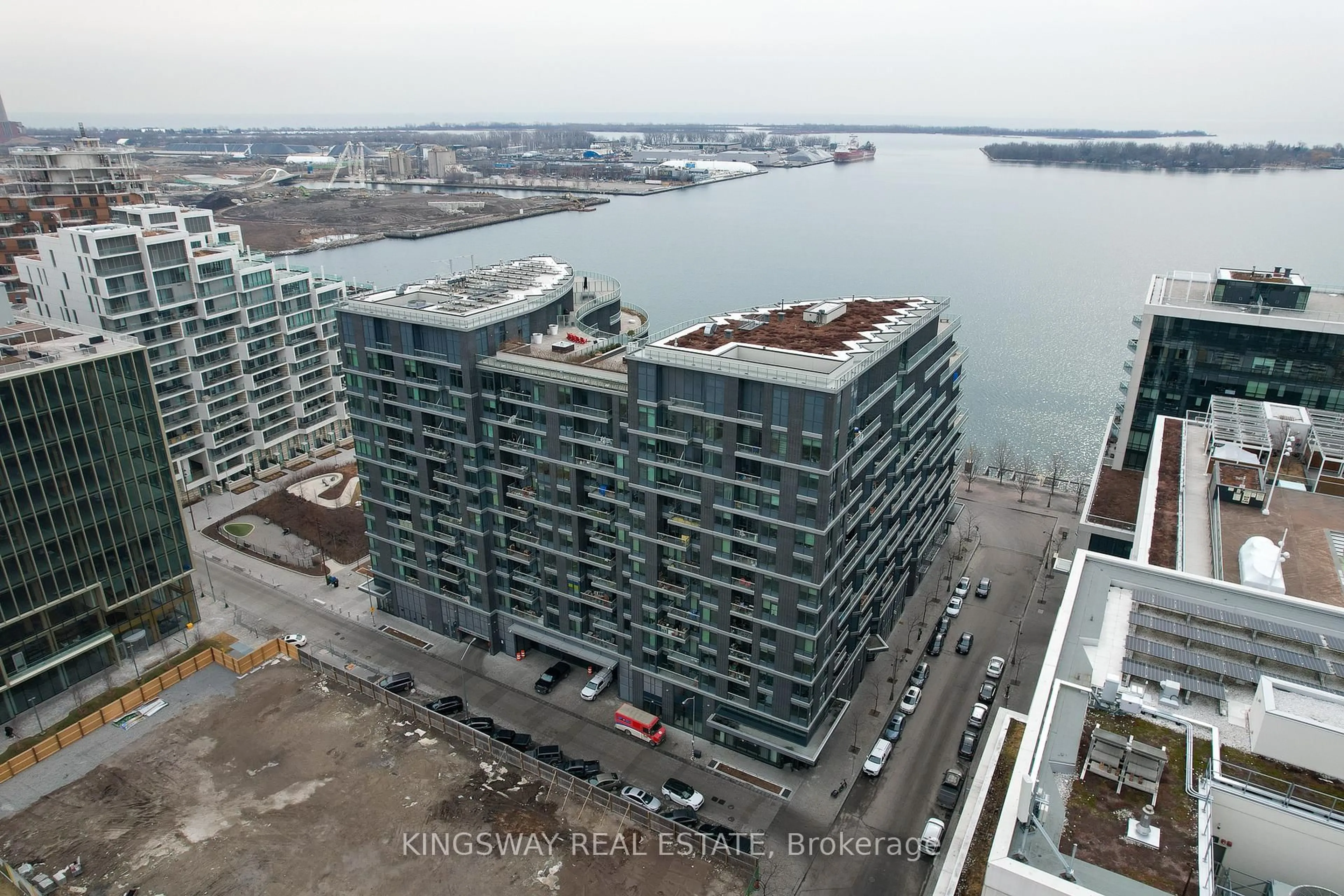 A pic from outside/outdoor area/front of a property/back of a property/a pic from drone, water/lake/river/ocean view for 1 Edgewater Dr #PH33, Toronto Ontario M5A 0L1