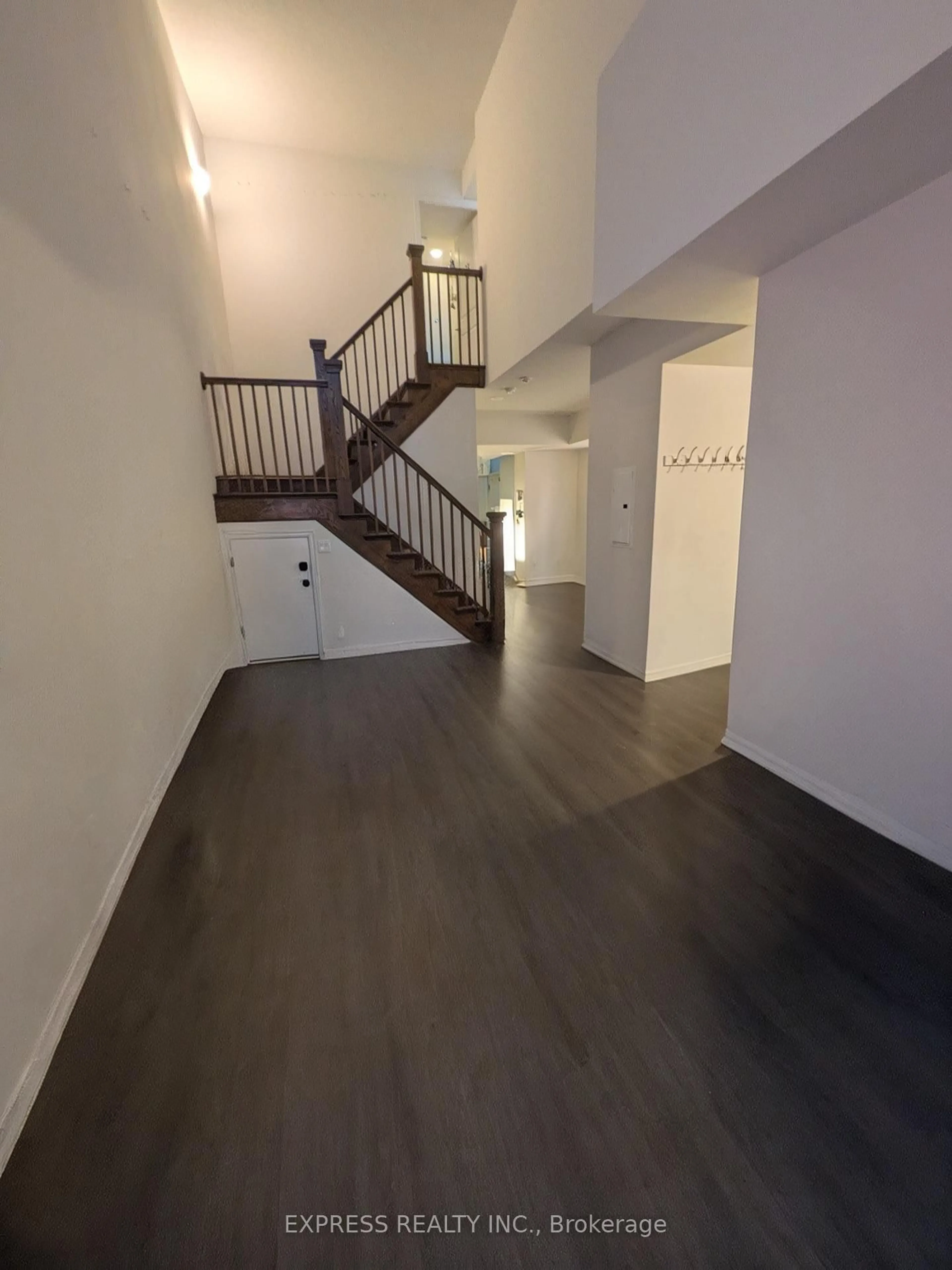 Indoor foyer for 85 East Liberty St #TH87, Toronto Ontario M6K 3R4
