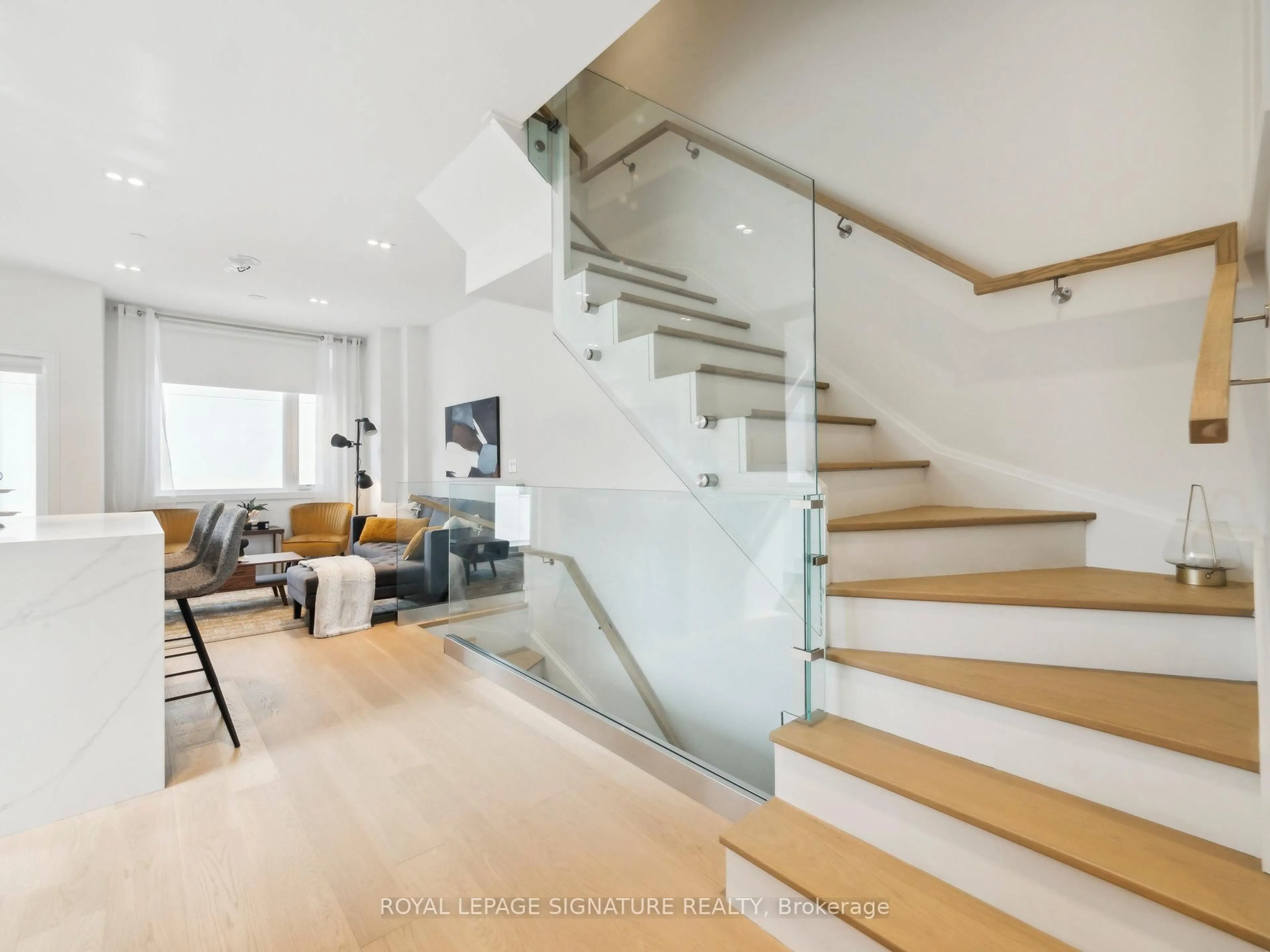 Stairs for 1 Flax Field Lane, Toronto Ontario M2N 0L5