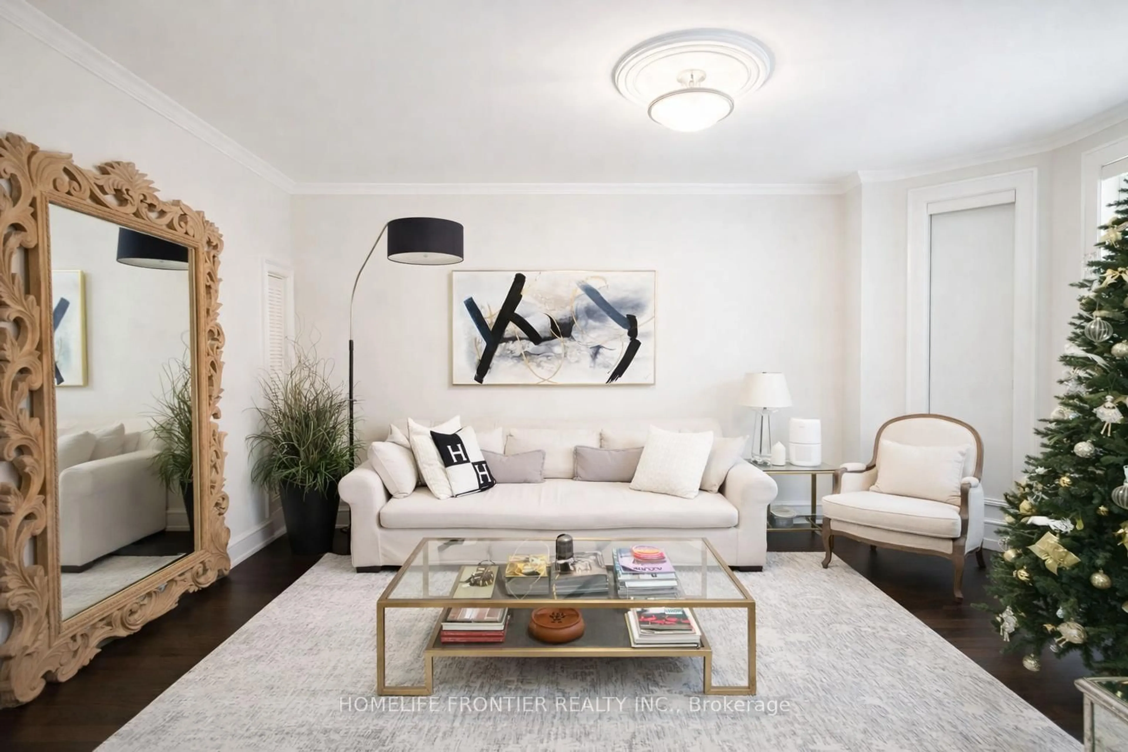 Living room with furniture, unknown for 38 Henderson Ave, Toronto Ontario M6J 2B8